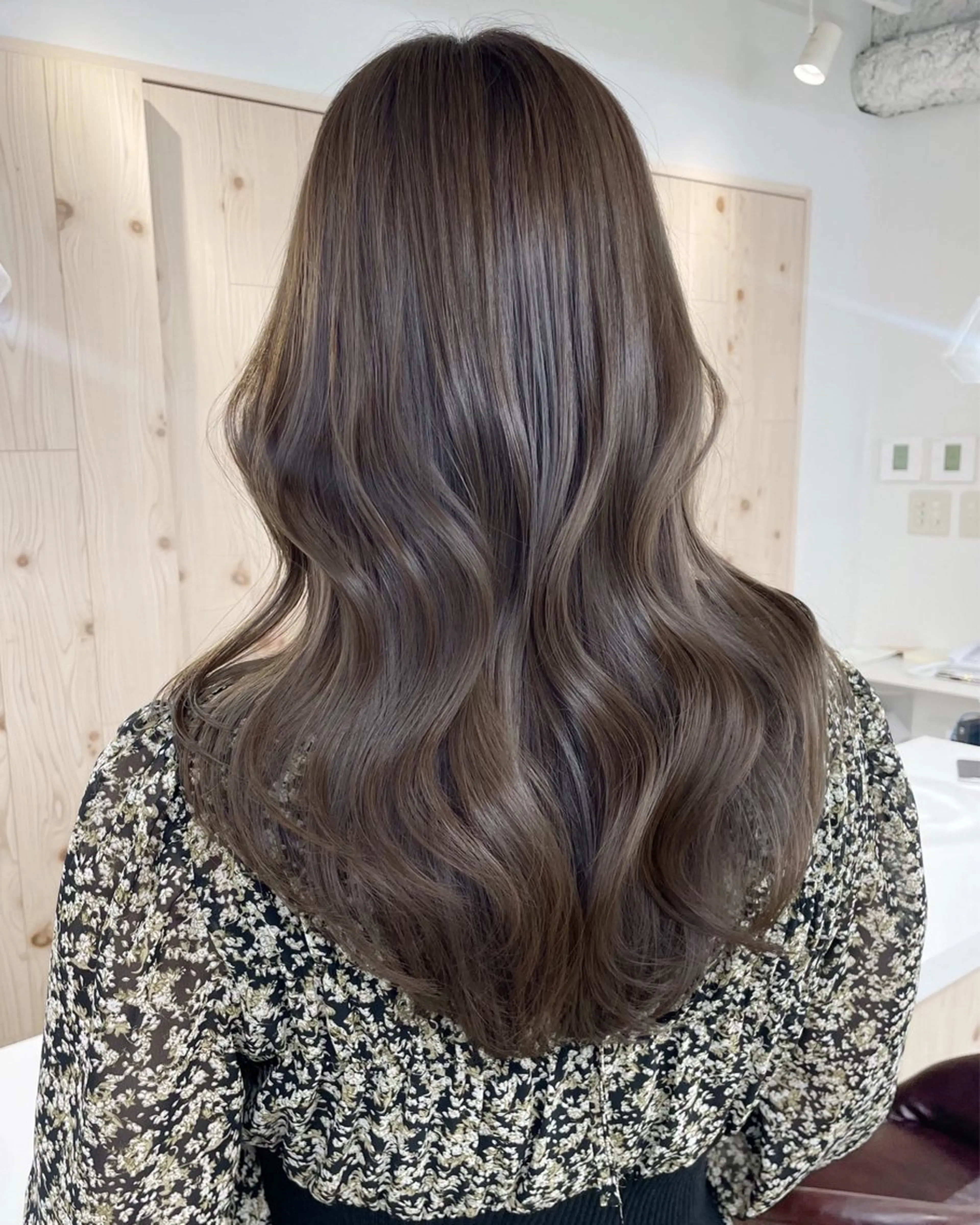 ロング カラー カット ヘアカラー トリートメント ヘアセット 新宿/韓国ヘア/ 髪質改善ストレートのヘアスタイル