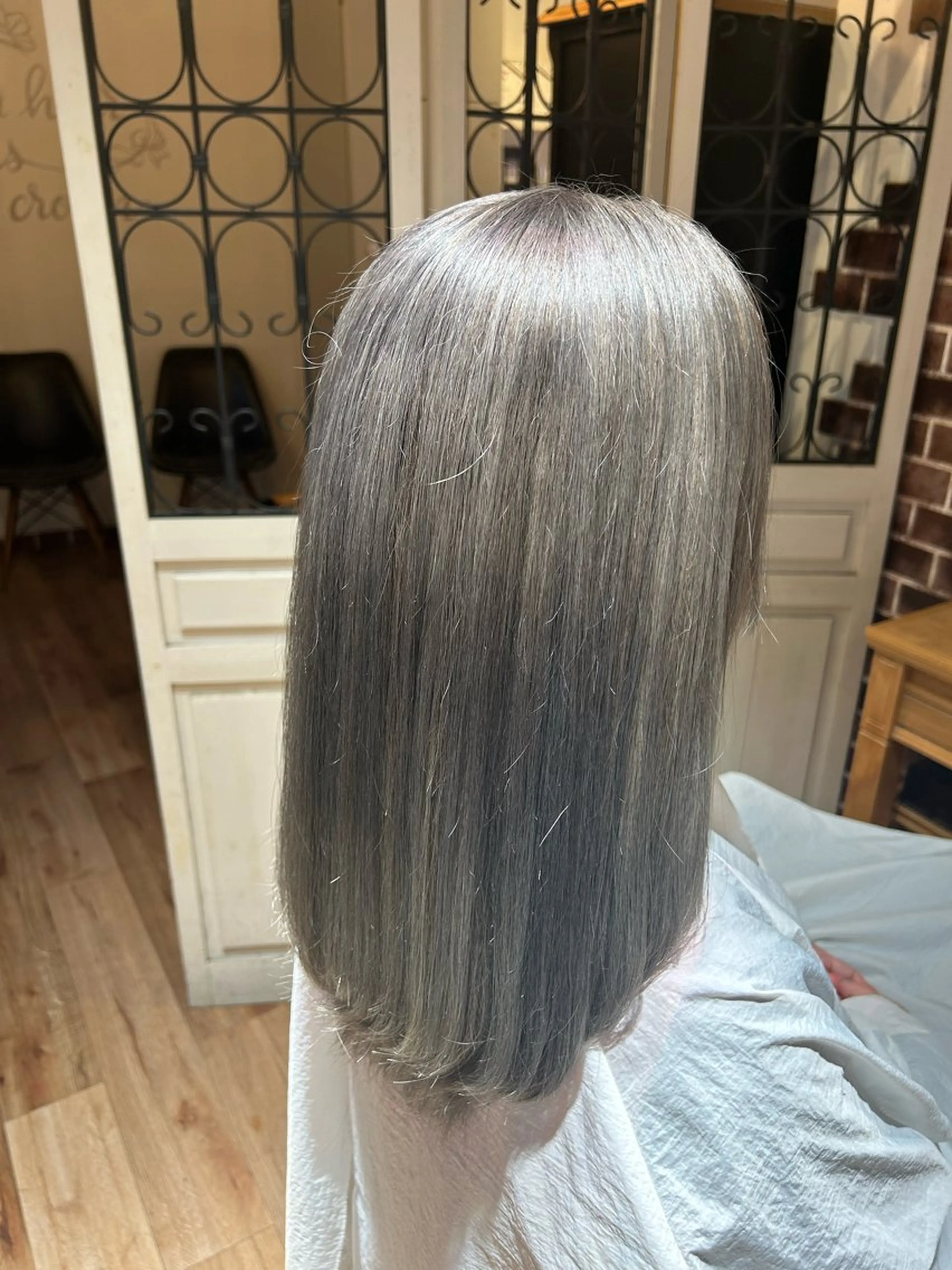 セミロング 巽 愛夏のヘアスタイル