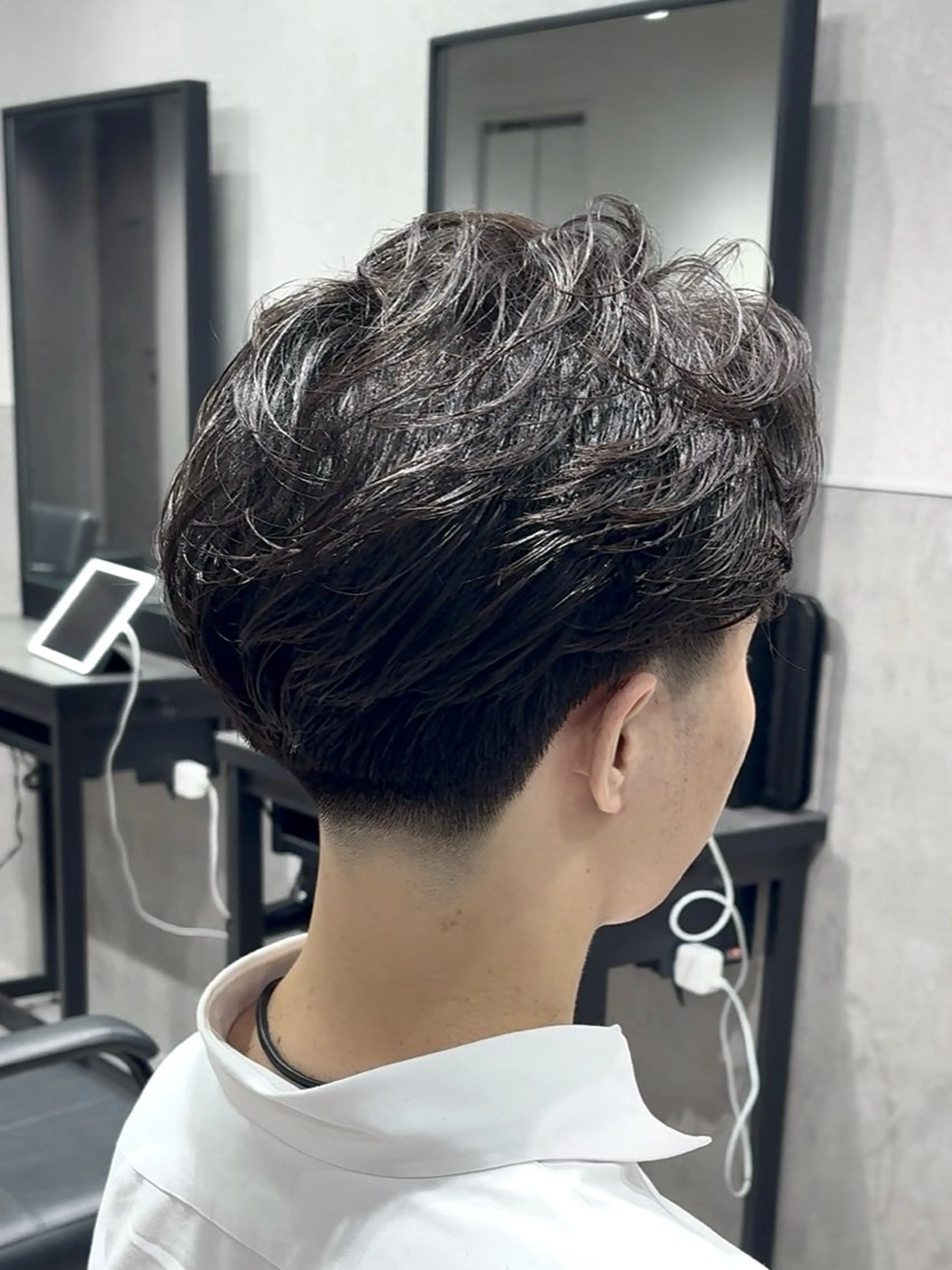 ショート カラー パーマ メンズ カット 【シャドウパーマ センターパート】義心のヘアスタイル