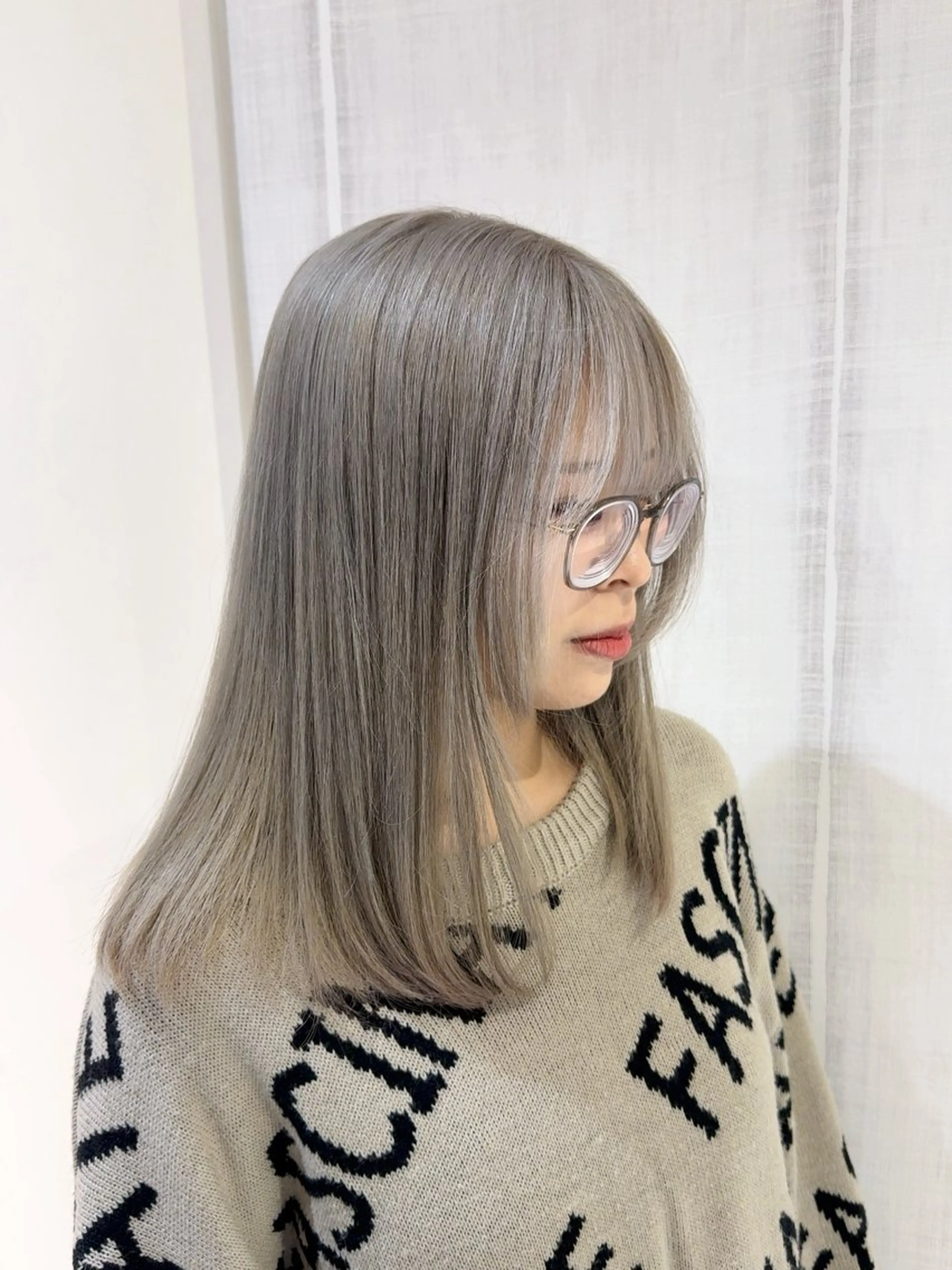 ミディアム カラー ブリーチ ハイトーンカラー カット ヘアカラー トリートメント 田辺 湧愛のヘアスタイル