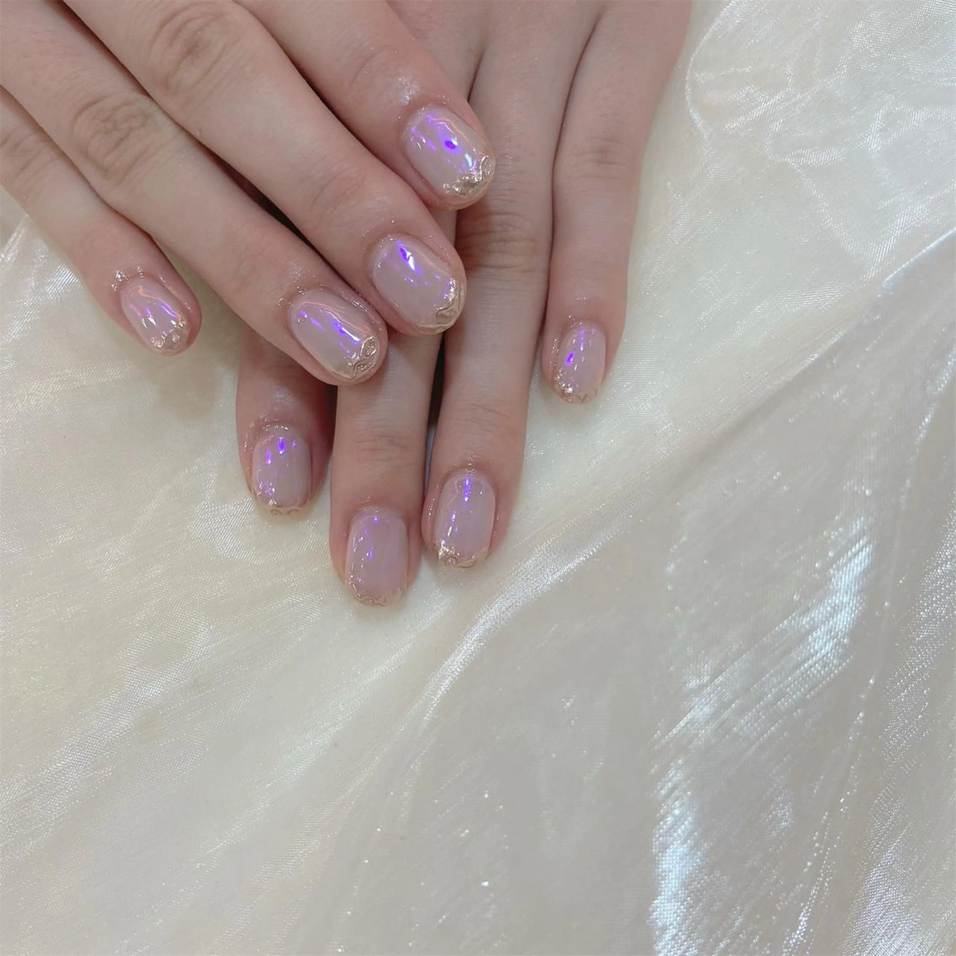 ネイル オーロラネイル フレンチネイル ミラーネイル . .のネイルデザイン