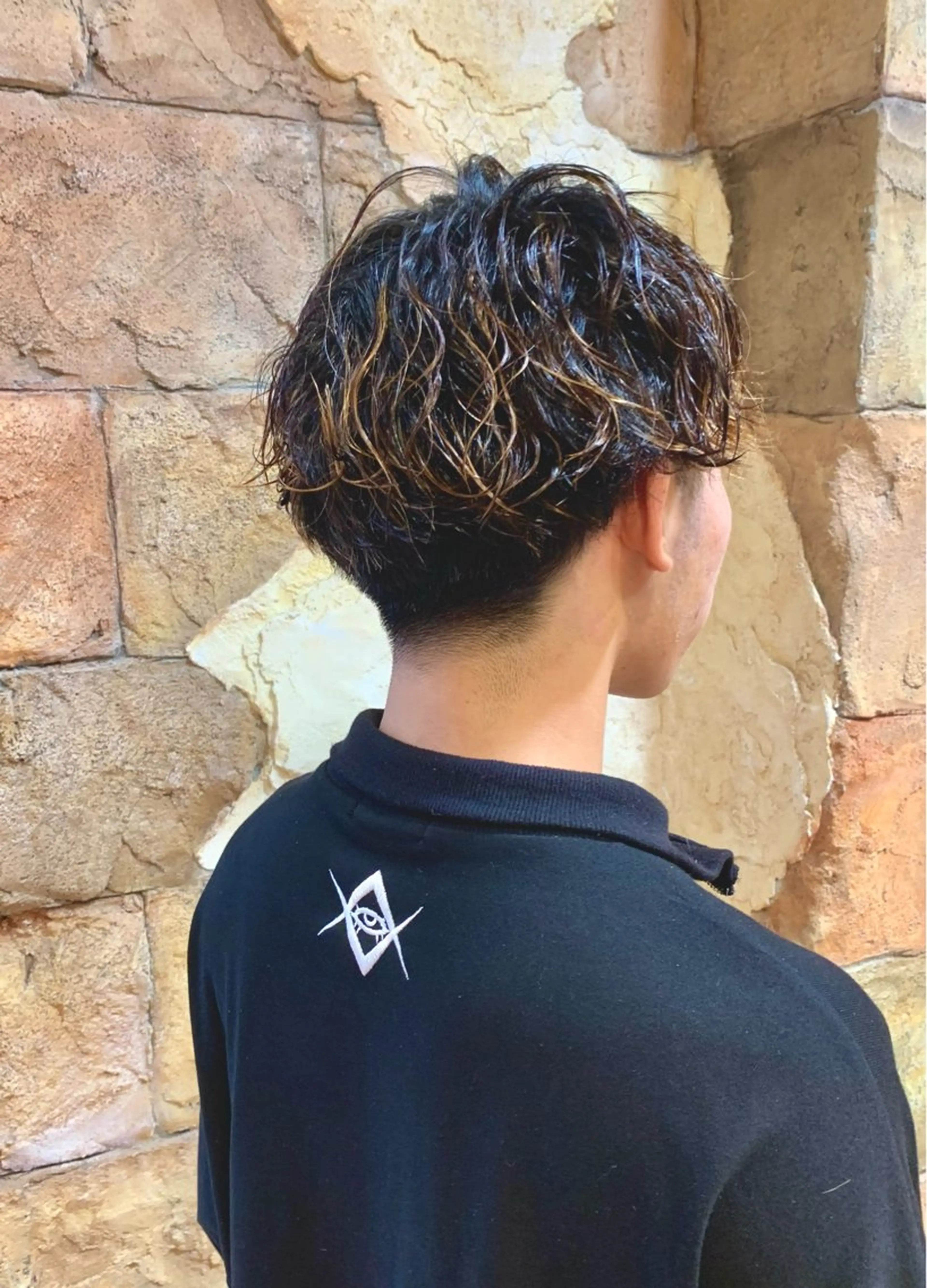 ショート パーマ メンズ カルマパーマ マッシュ メンズパーマ シャドーパーマ 刈り上げ カット パーマ クレドガーデン 柏のヘアスタイル