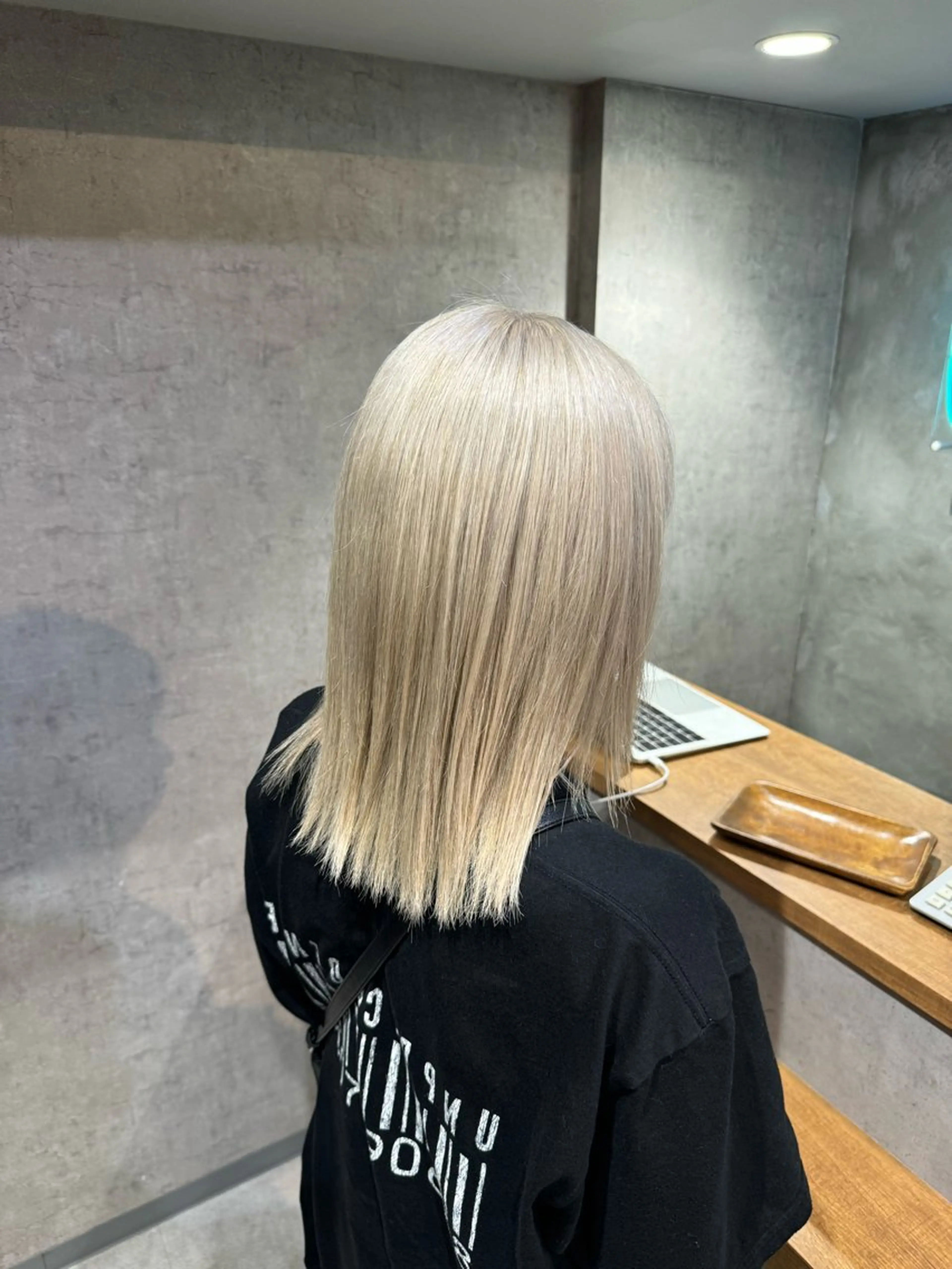 ミディアム カラー ブリーチ ヘアカラー トリートメント 矢島颯哉/ハイトーン ブリーチカラー💎のヘアスタイル