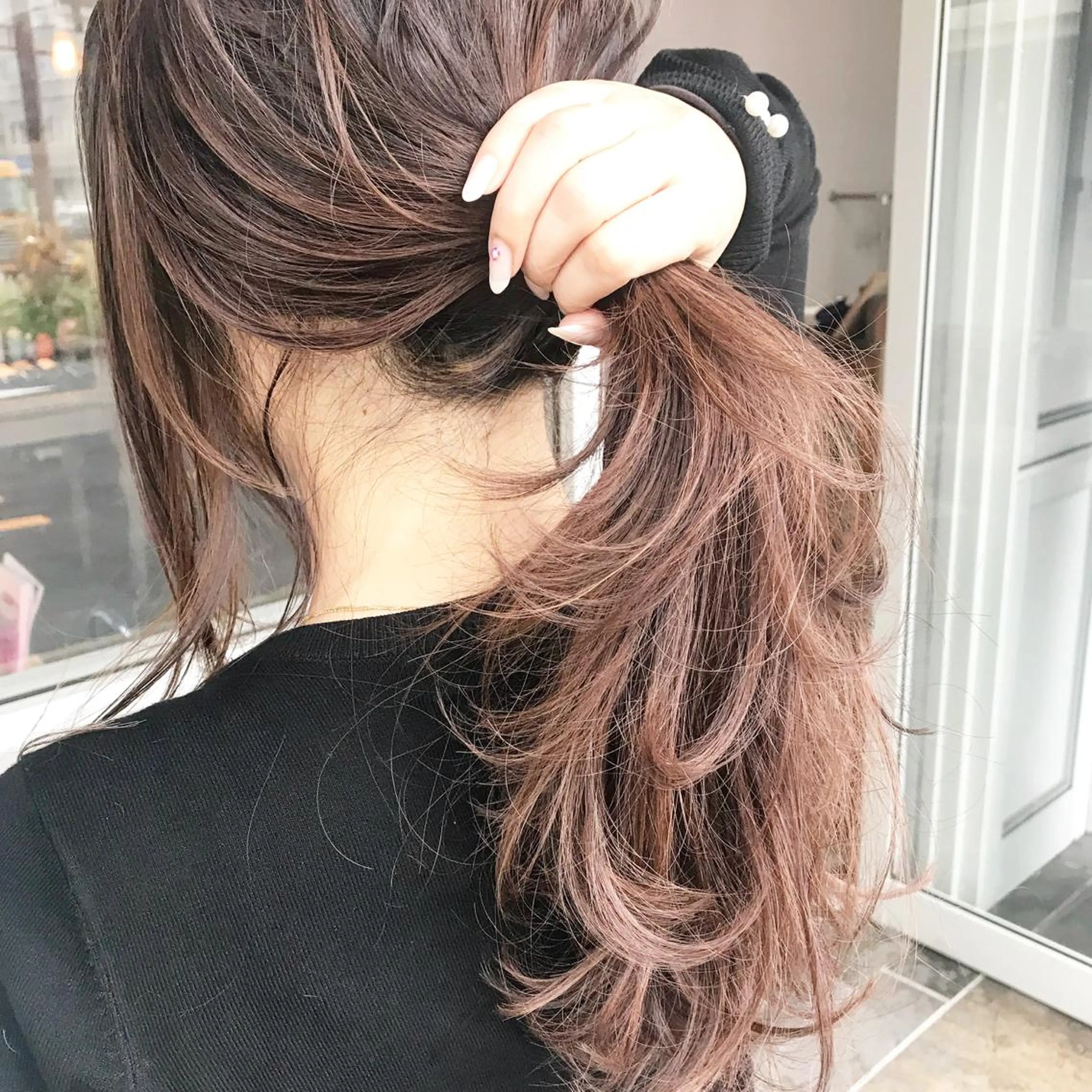 ミディアム カラー ヘアアレンジ 切りっぱなしボブ バレイヤージュ ブリーチ グラデーションカラー ハイライトカラー Mariana/ 鶴原-ハイライトのヘアスタイル
