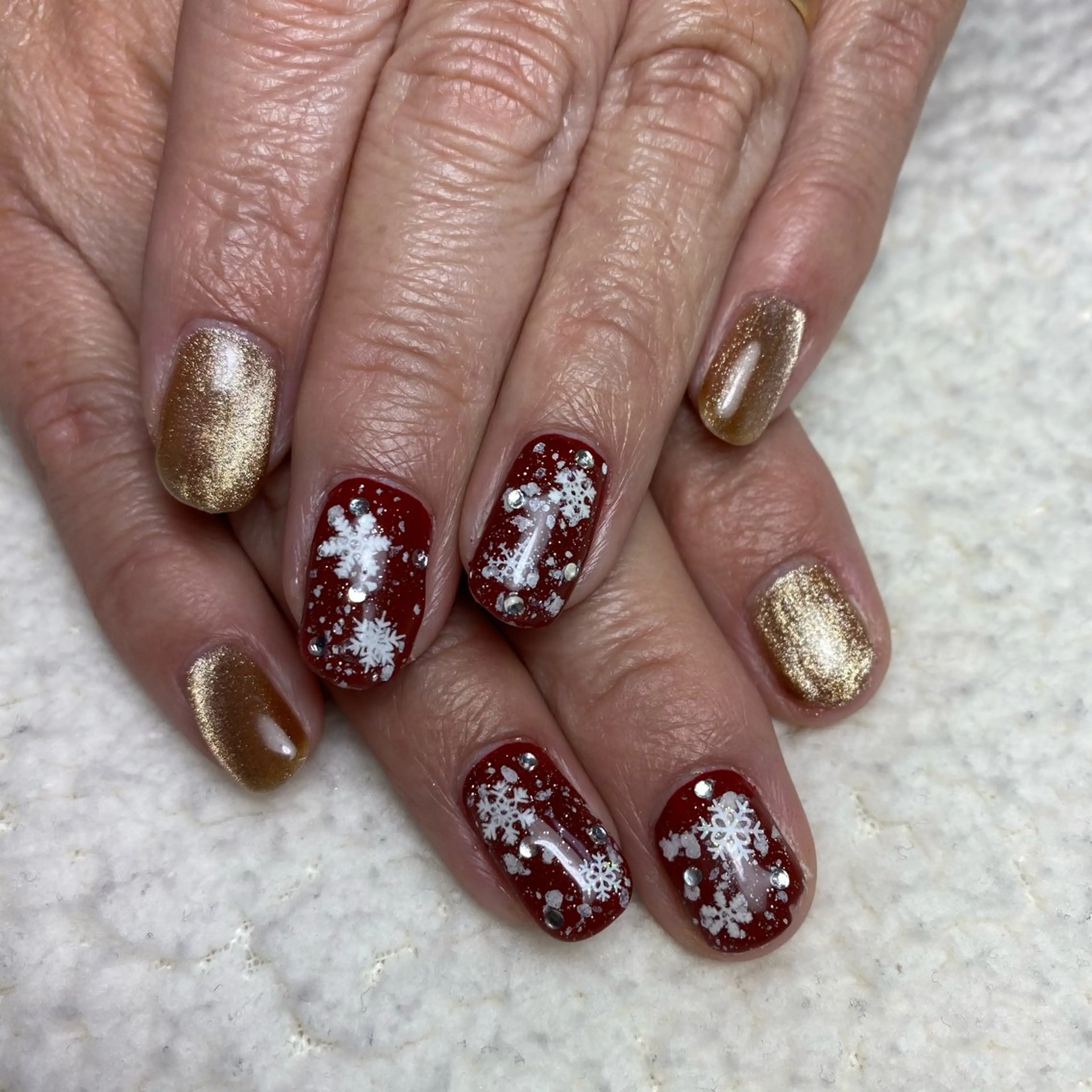 ネイル マグネットネイル 冬ネイル ハンドネイル COCO +のエステ・リラクイメージ