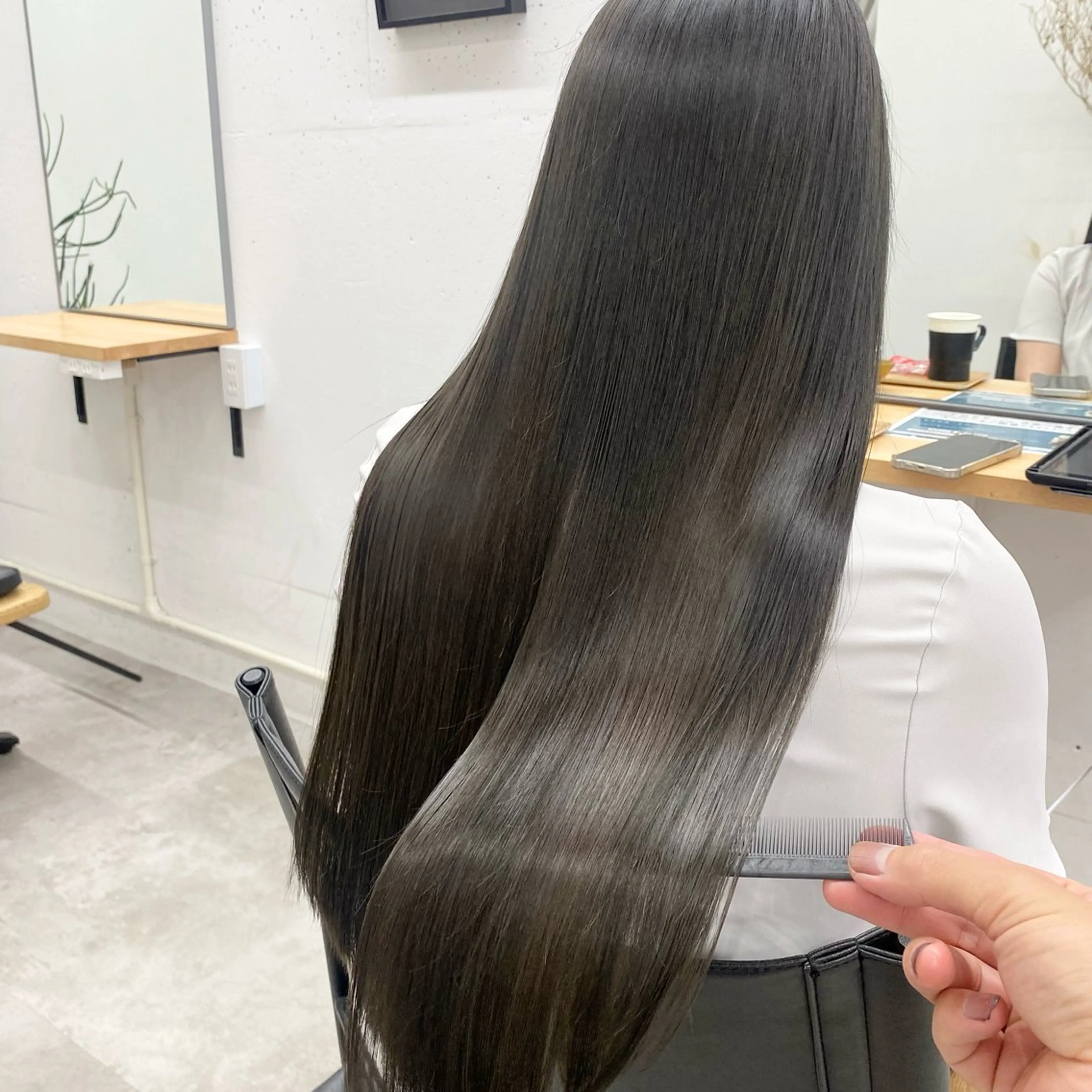 ロング カラー カット ヘアカラー トリートメント 小西 雅大のヘアスタイル