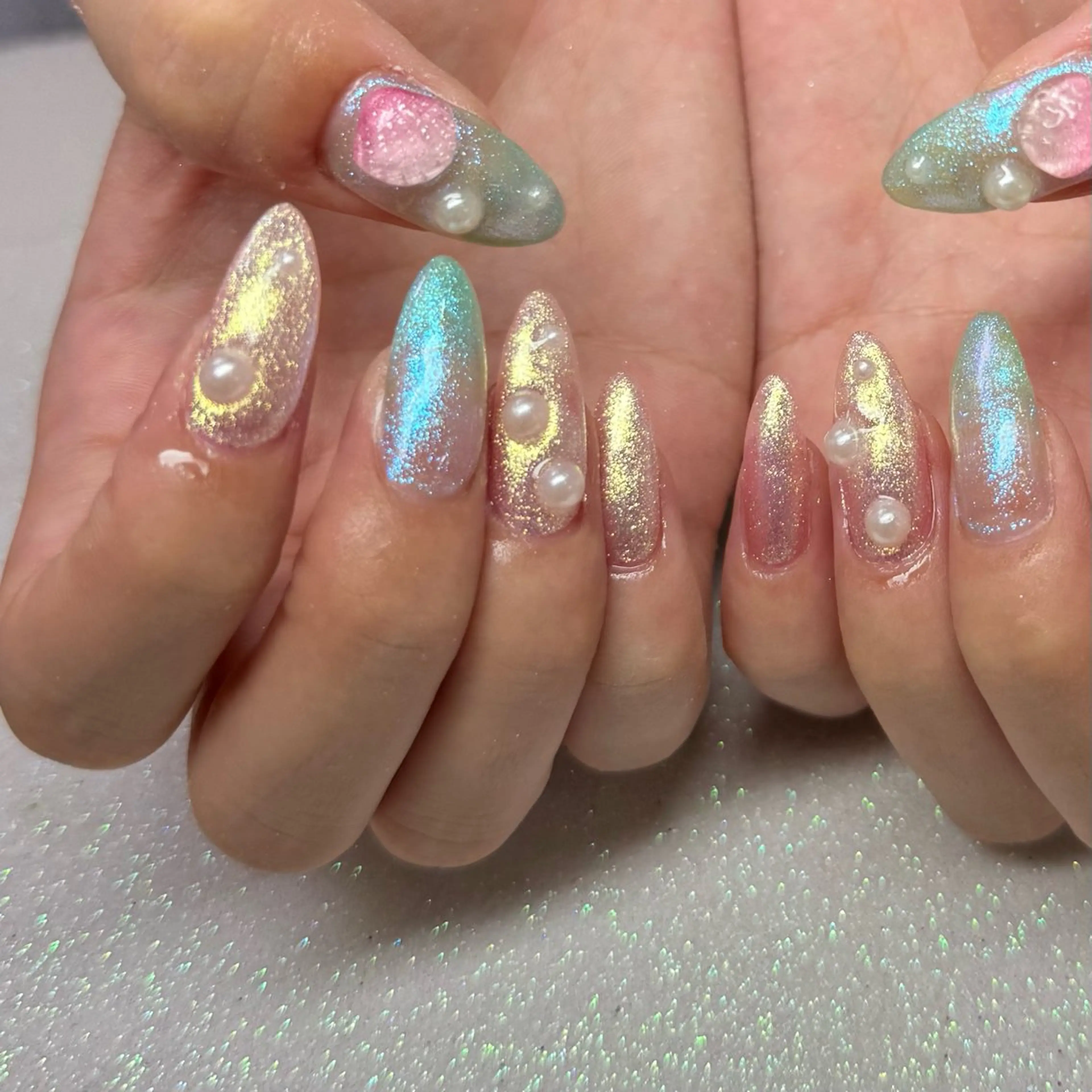 ネイル ハンドネイル VIERU 🌈🎀💖のネイルデザイン