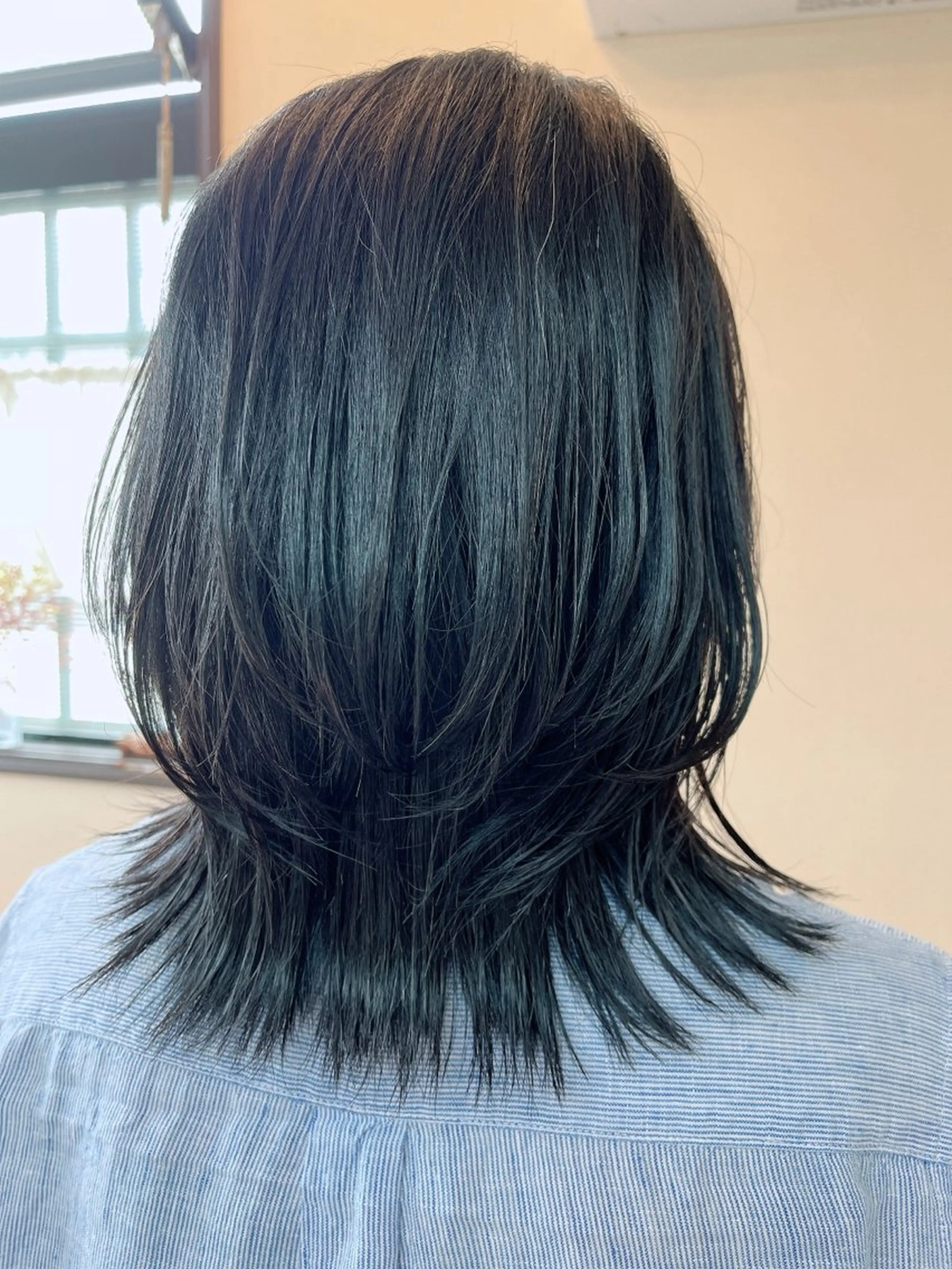 ミディアム くびれヘア サロンドユウ こはるのヘアスタイル