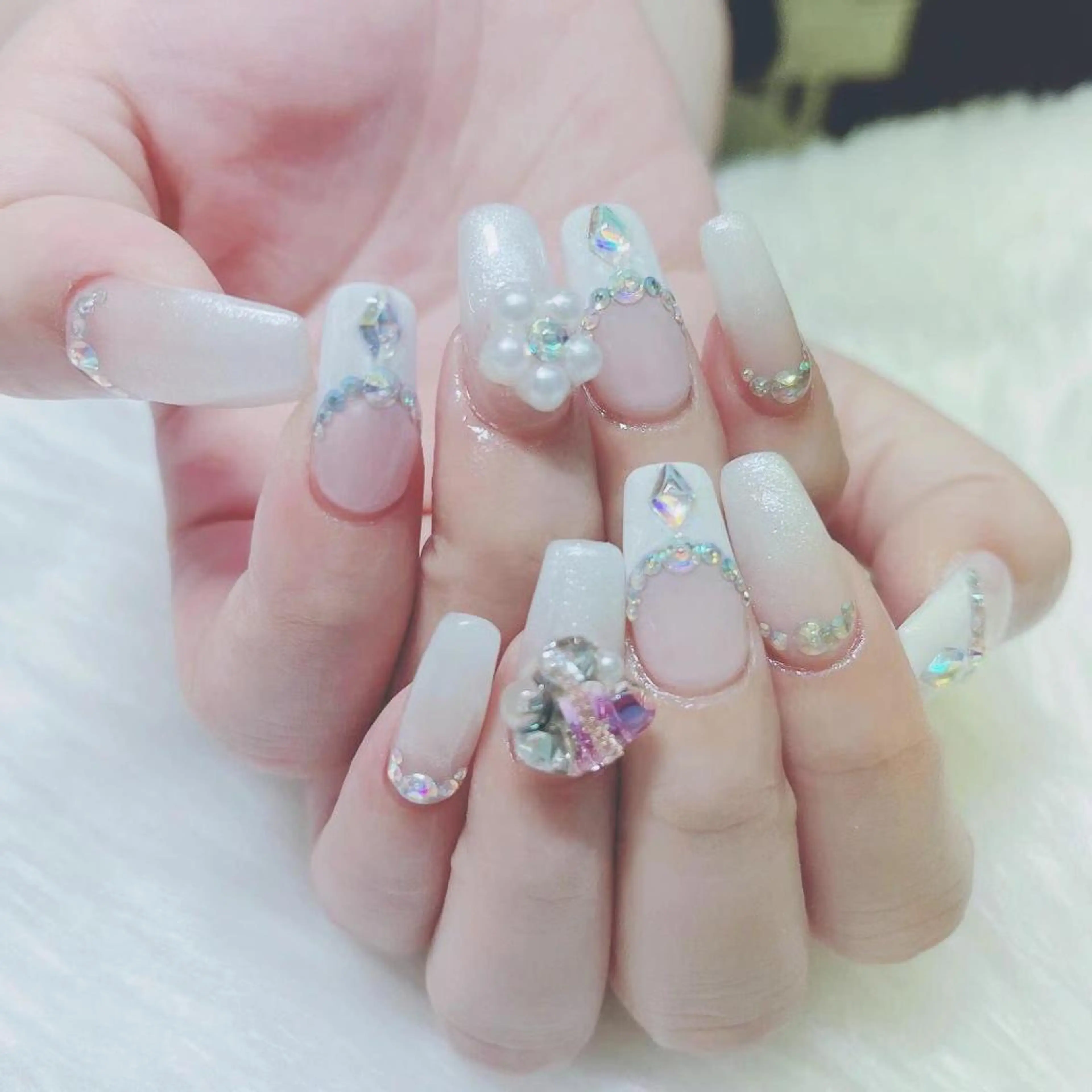 ネイル ハンドネイル MoonNail ユリ🌸のネイルデザイン