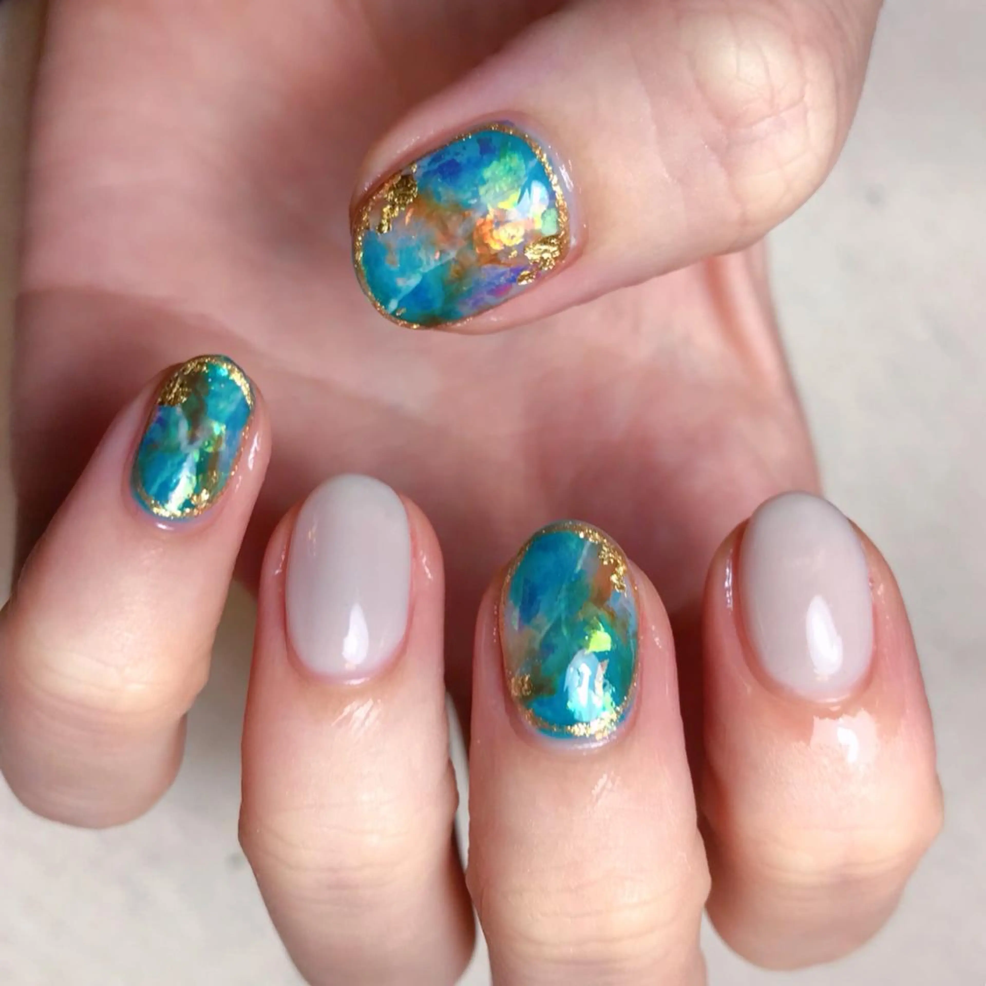 ネイル オーロラネイル ニュアンスネイル ハンドネイル 💅chainail _aiのネイルデザイン