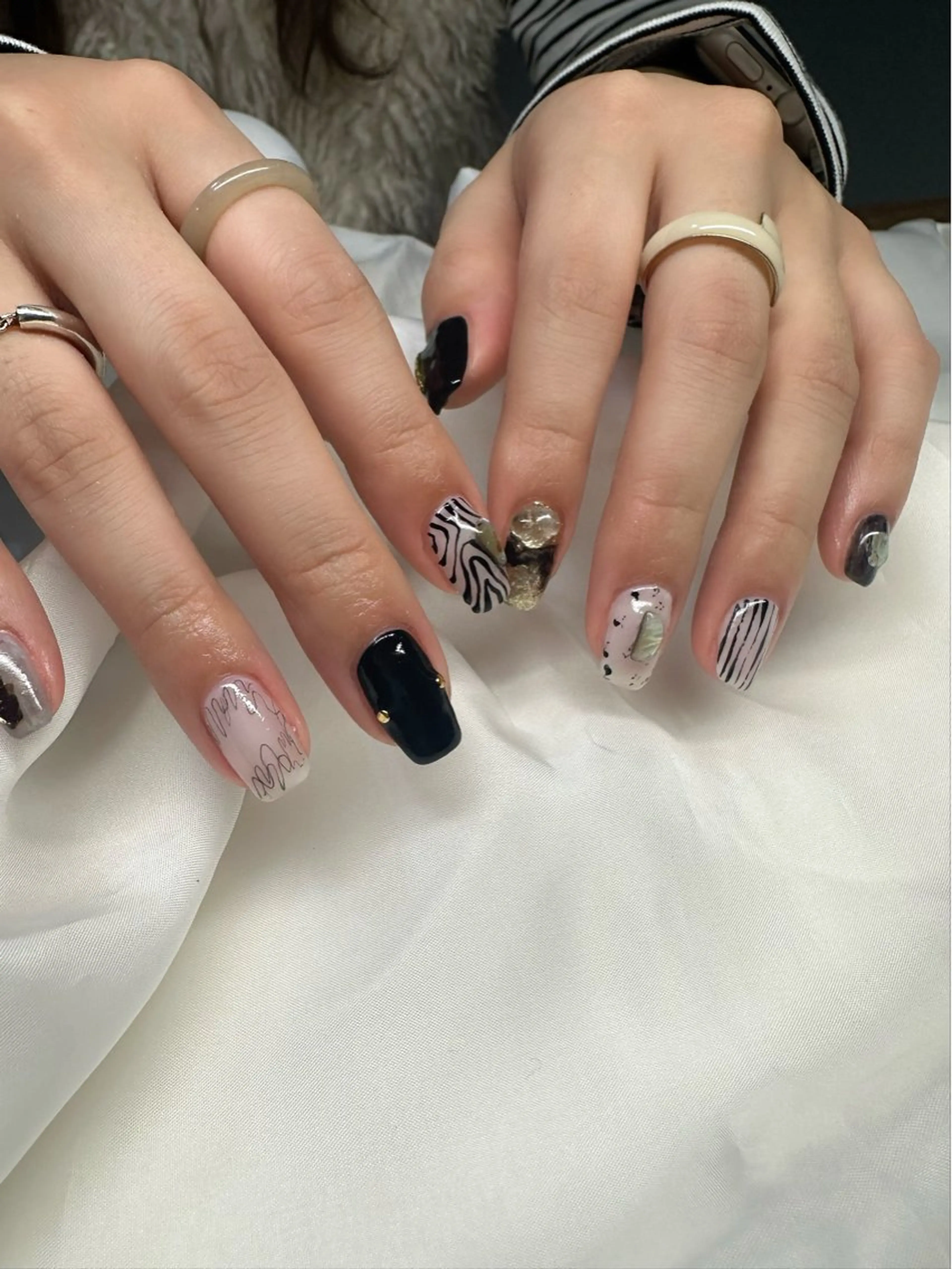 ネイル アートネイル 氷ネイル・うるうるネイル 韓国ネイル ニュアンスネイル ホワイト 🪞KAPE NAIL 🪞のネイルデザイン