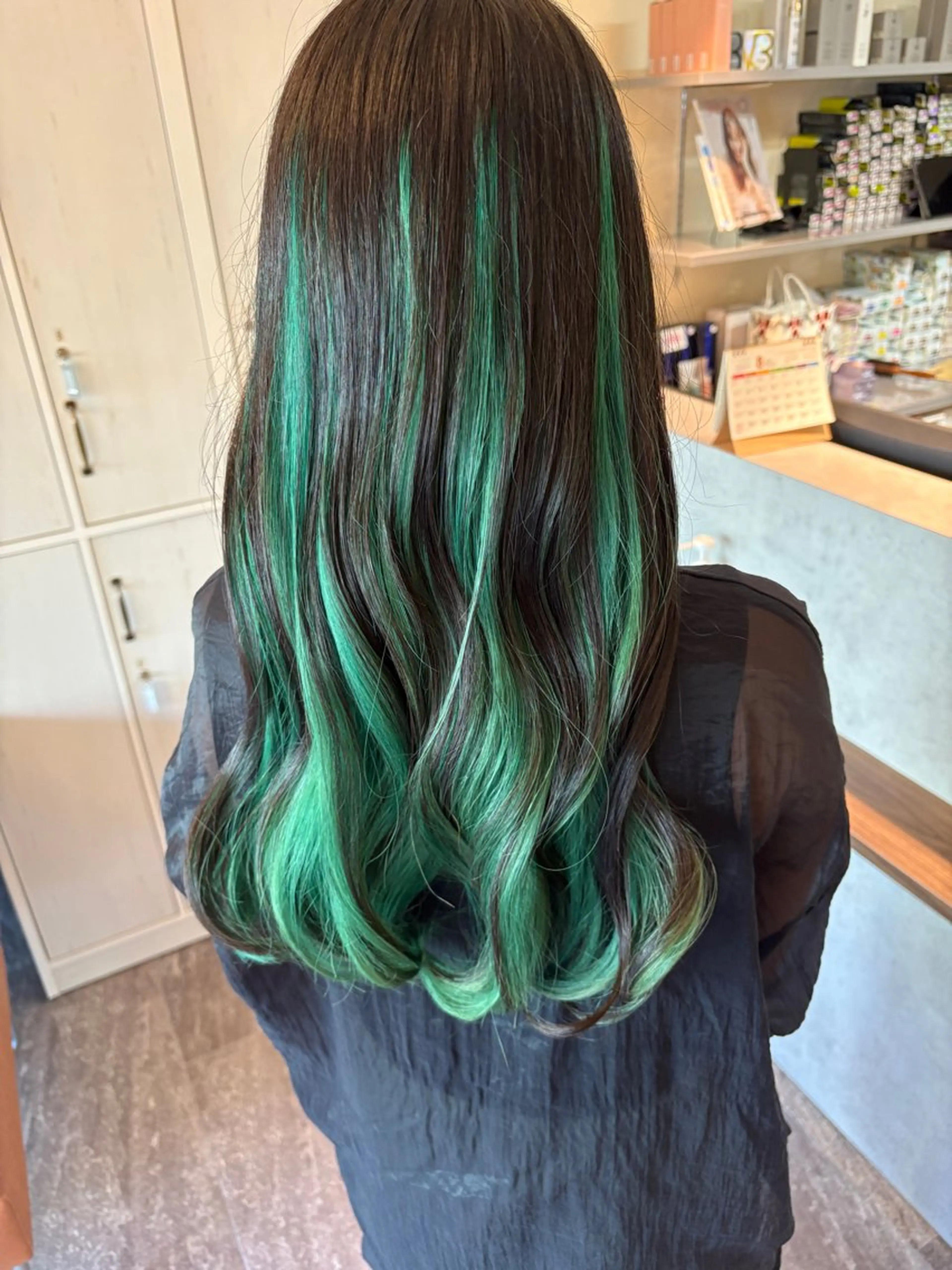 ロング 西田 朋華のヘアスタイル