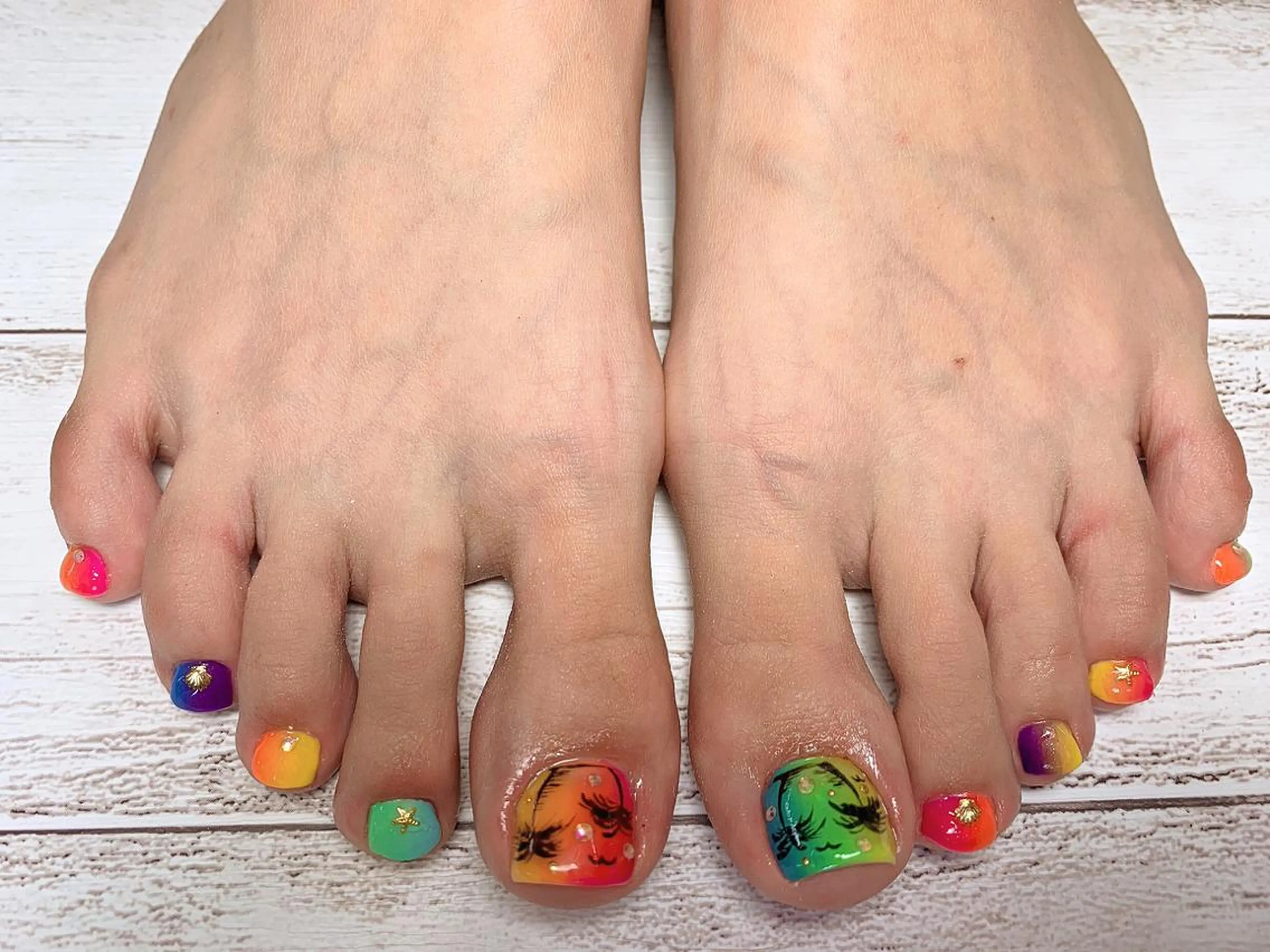 ネイル 菅野 愛花のネイルデザイン