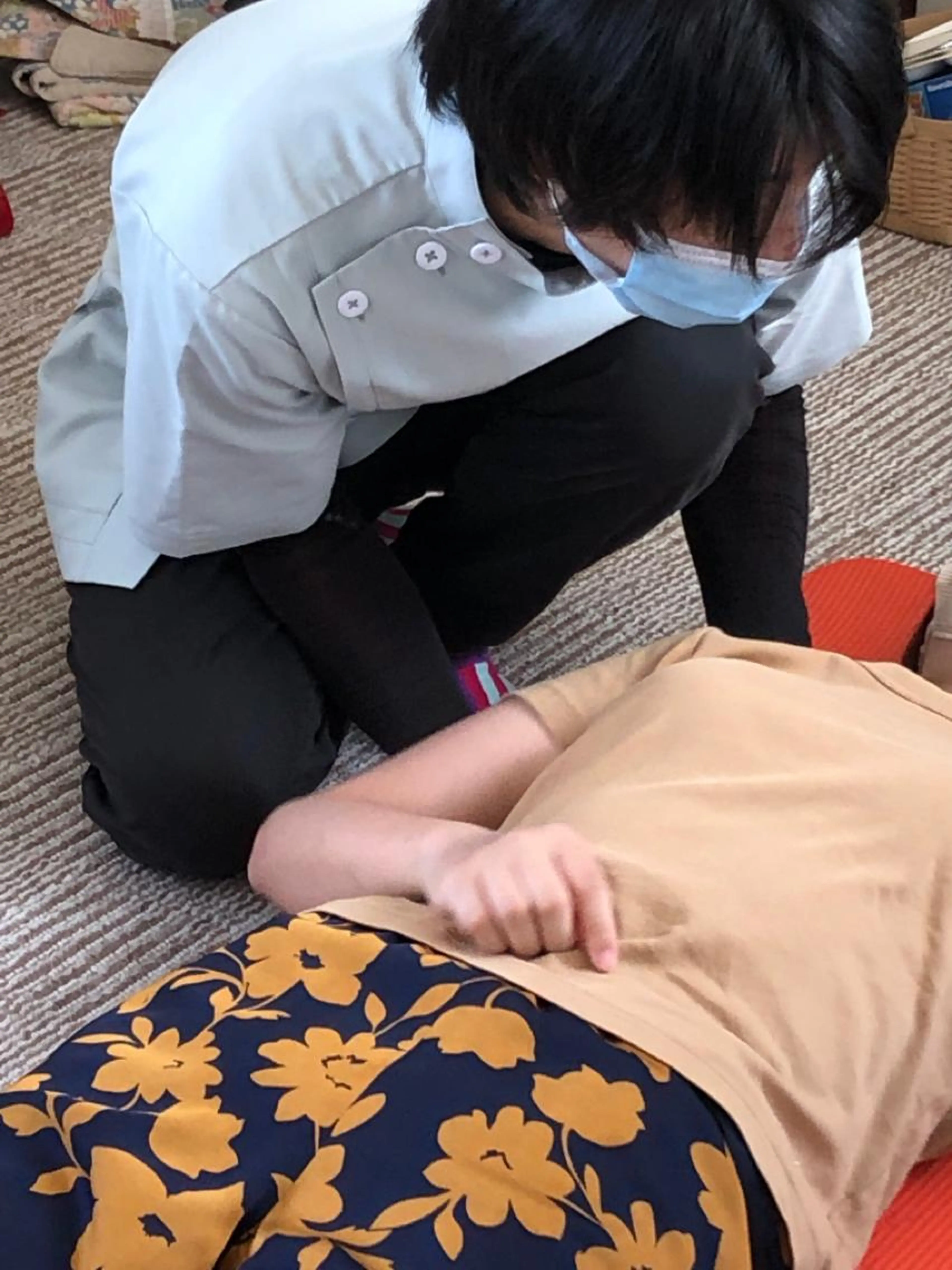 慢性化した肩こり・背中こりを下半身からアプローチ⭐️足裏、足首、股関節、お尻を緩めますの写真