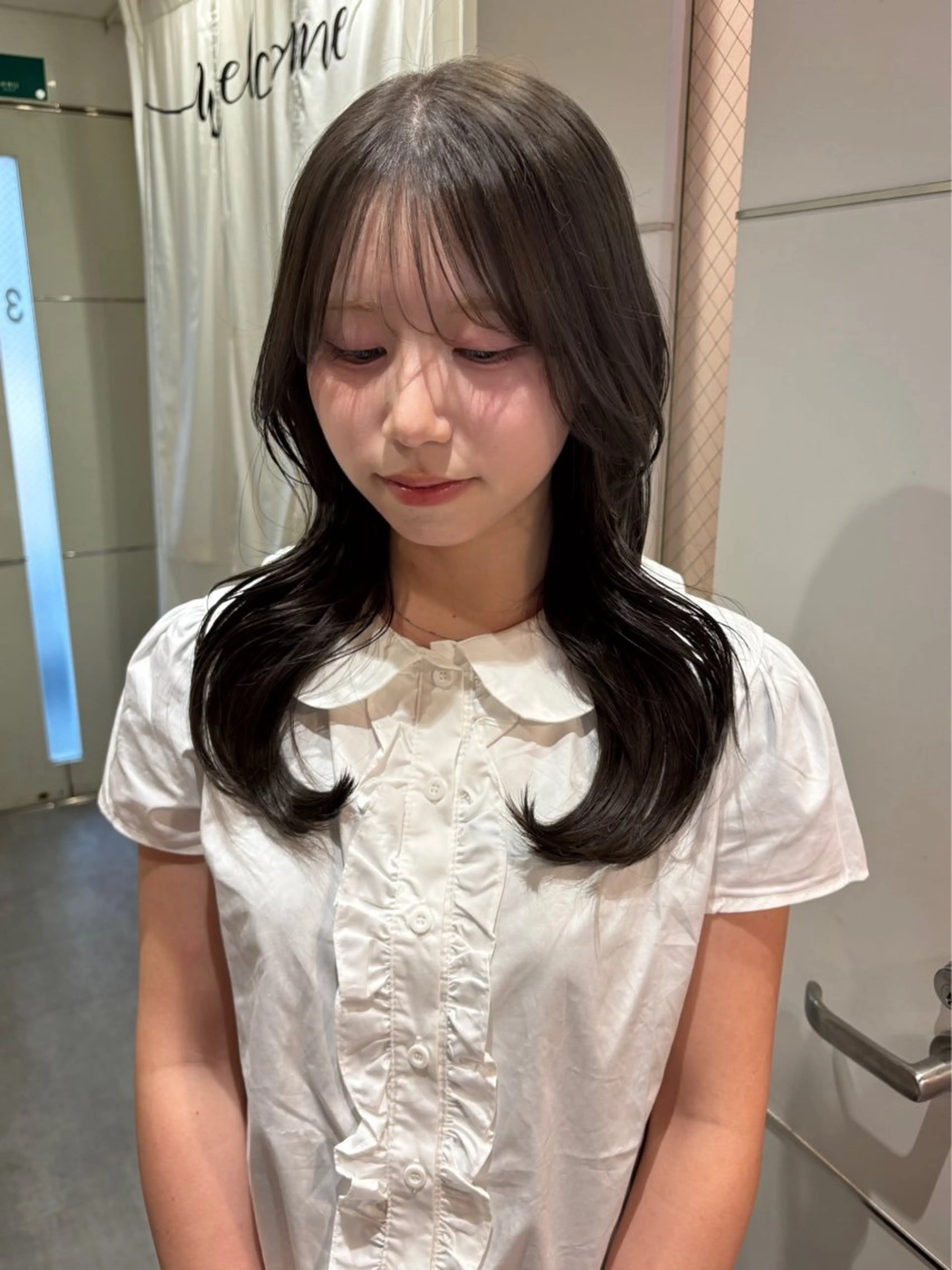 セミロング カラー ヘアアレンジ 透明感カラー グレージュ オリーブグレージュ オリーブグレー ヘアカラー 女性専用サロンiiro【イロ】所属・【韓国ヘア/透明感 カラー】makotoのヘアスタイル