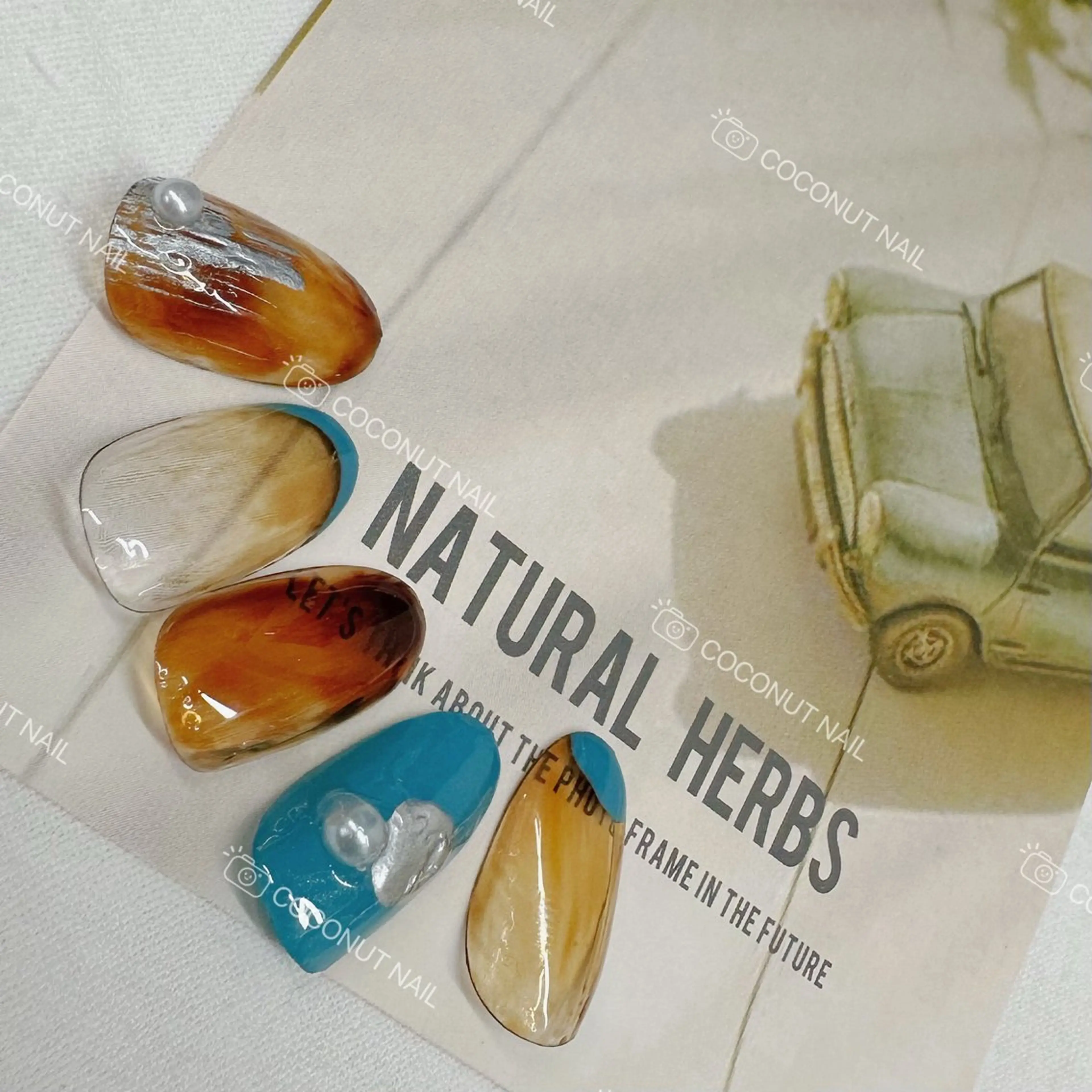 ネイル ニュアンスネイル ハンドネイル 神田 ココナッツのネイルデザイン