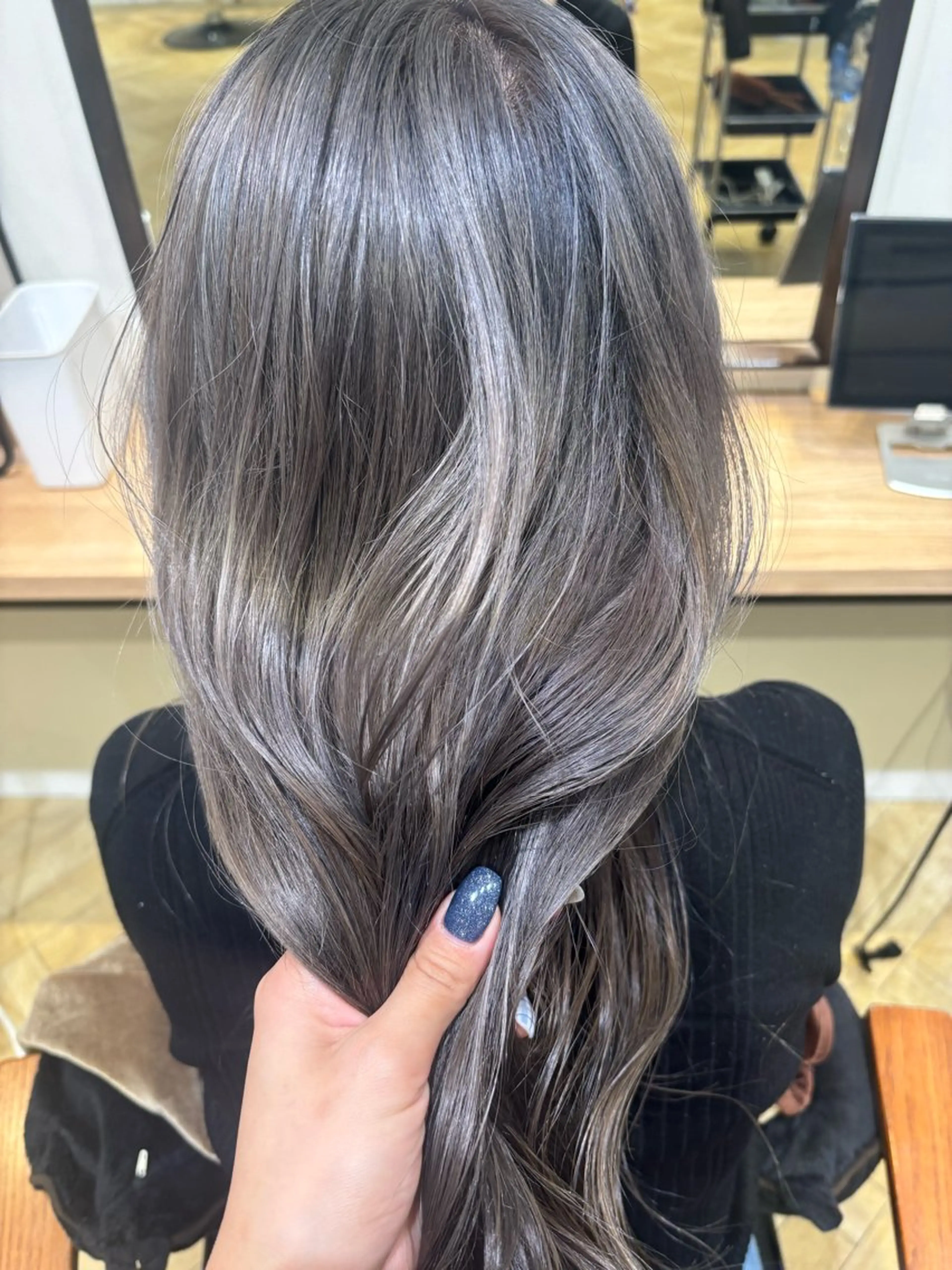 ロング カラー ブリーチ ヘアカラー 🫧nari🫧 谷町 大阪のヘアスタイル