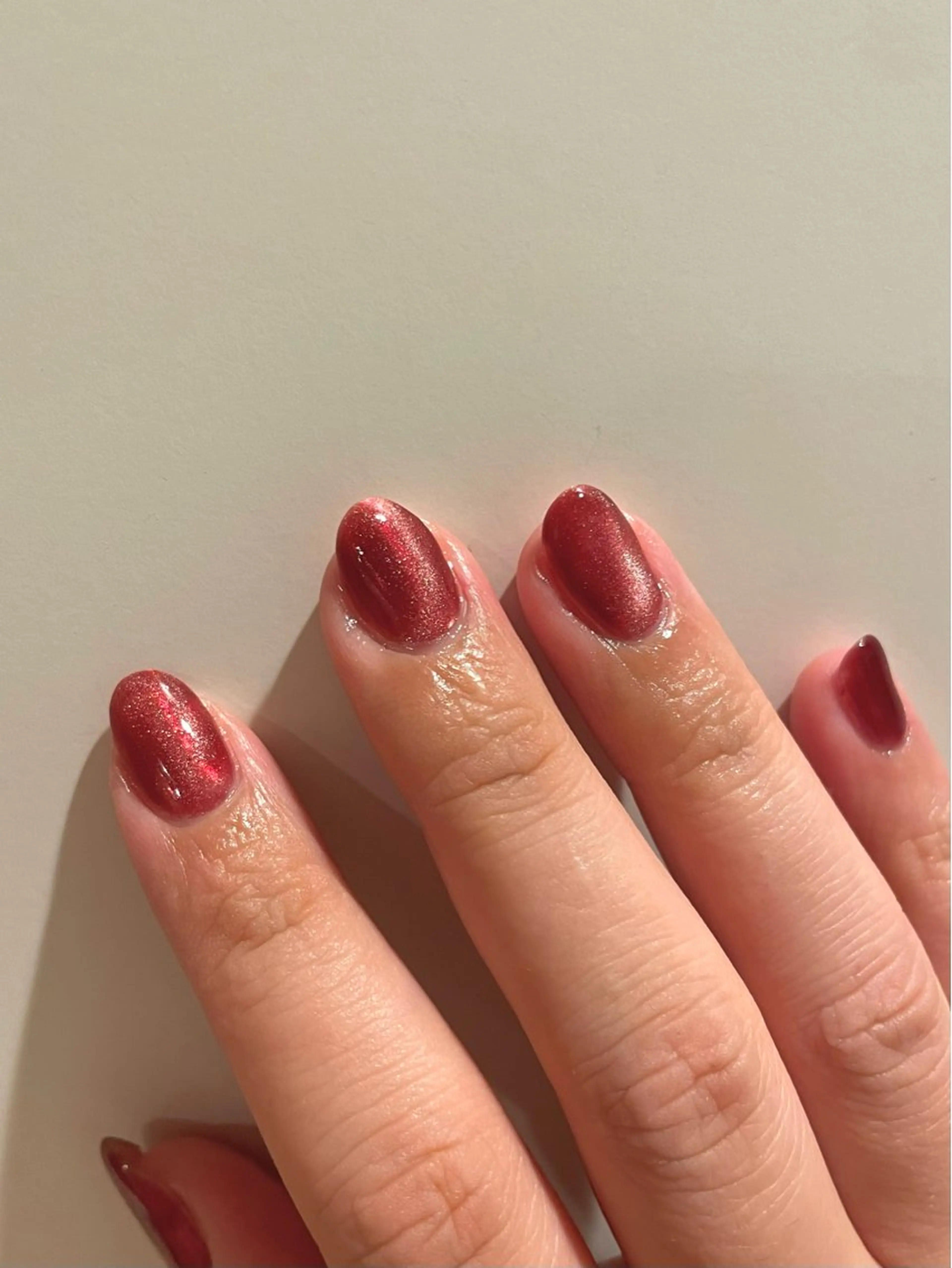 ネイル オーロラネイル マグネットネイル マグネットワンカラー ワンカラーネイル yuki｜４月予約 リクエスト受付中のネイルデザイン