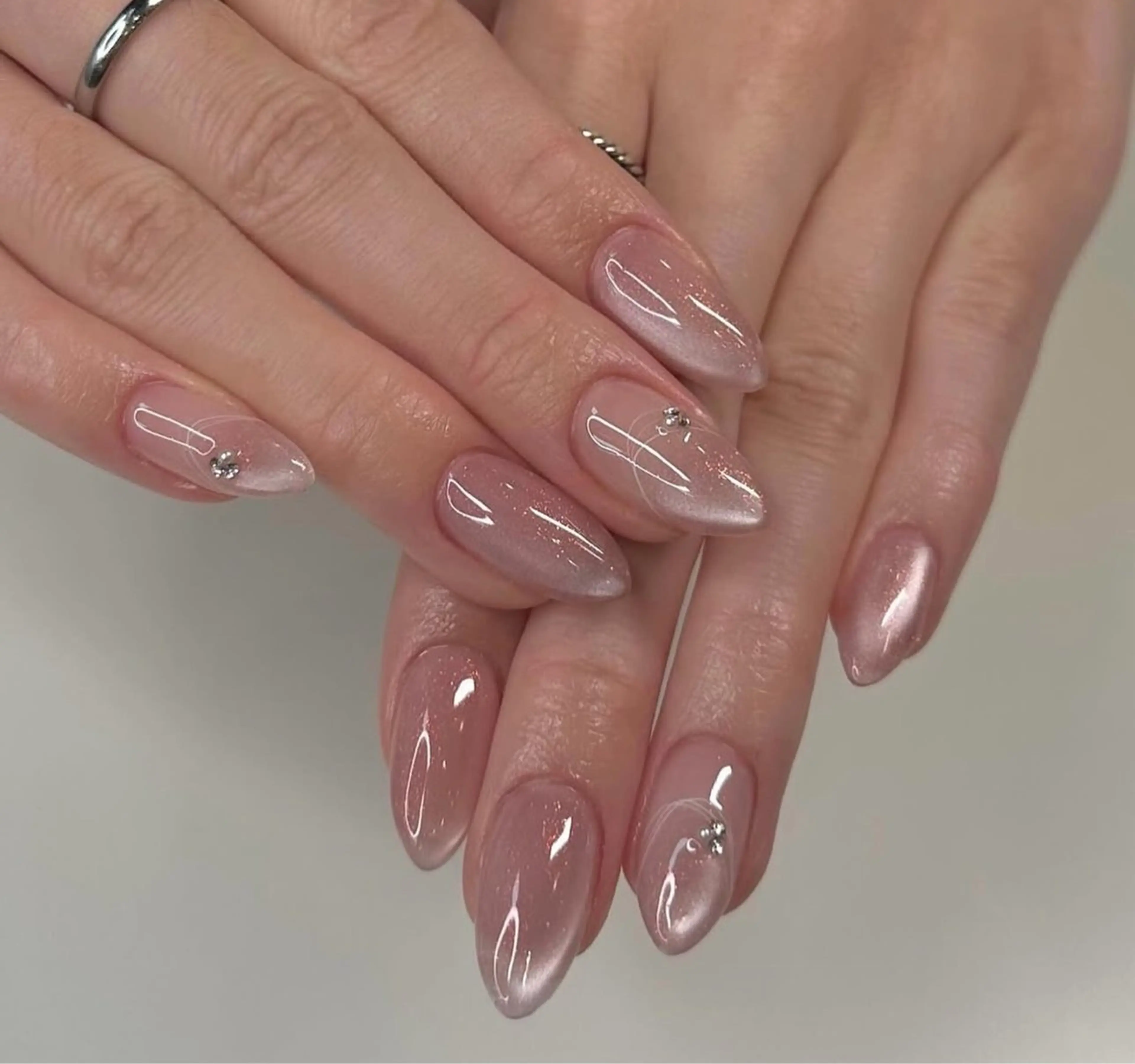 ネイル アートネイル オーロラネイル チークネイル フレンチネイル ガラスフレンチ ハンドネイル 🎀YooLi Nail salonのネイルデザイン