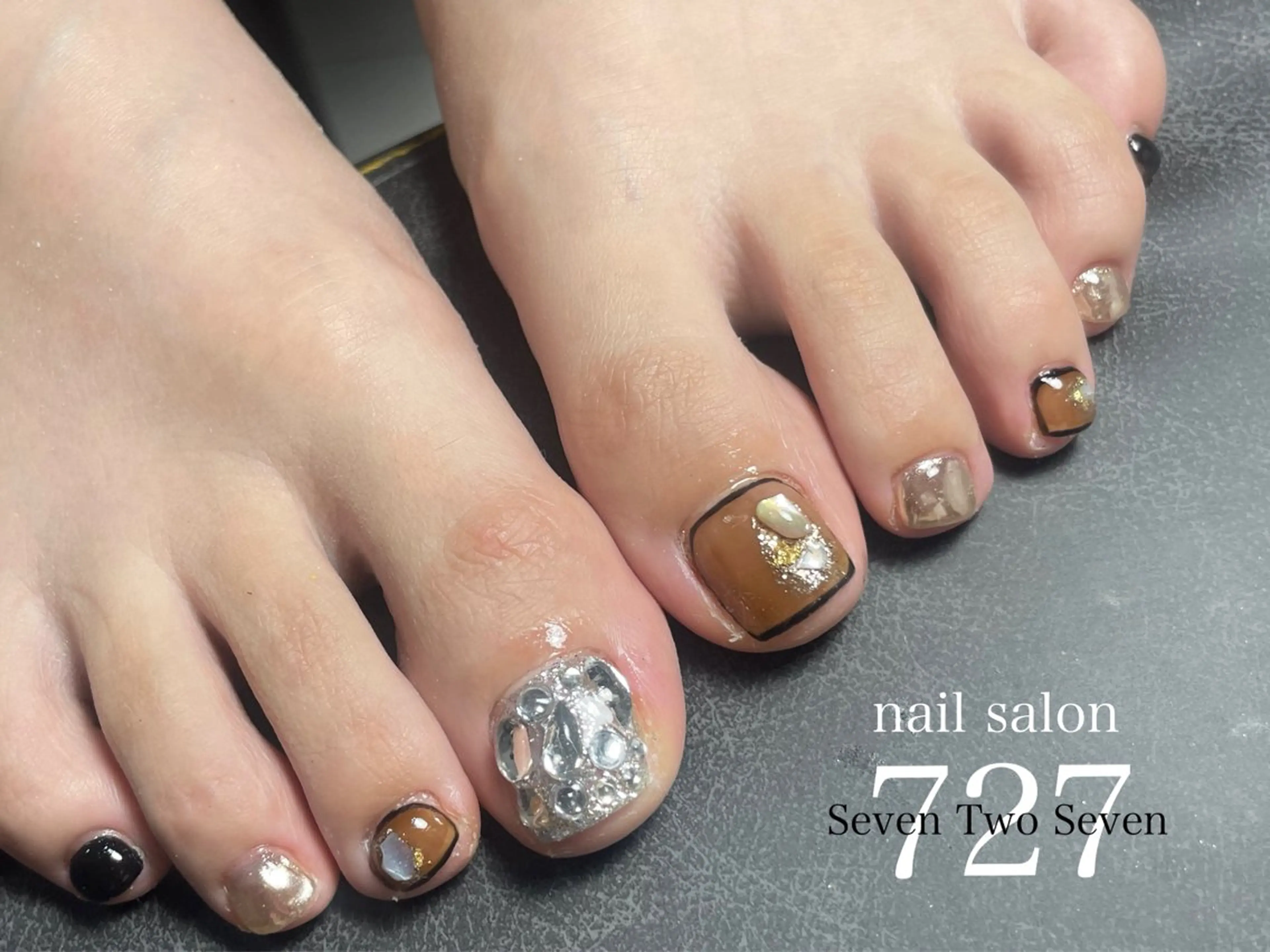 ネイル フットネイル 727 nailのネイルデザイン