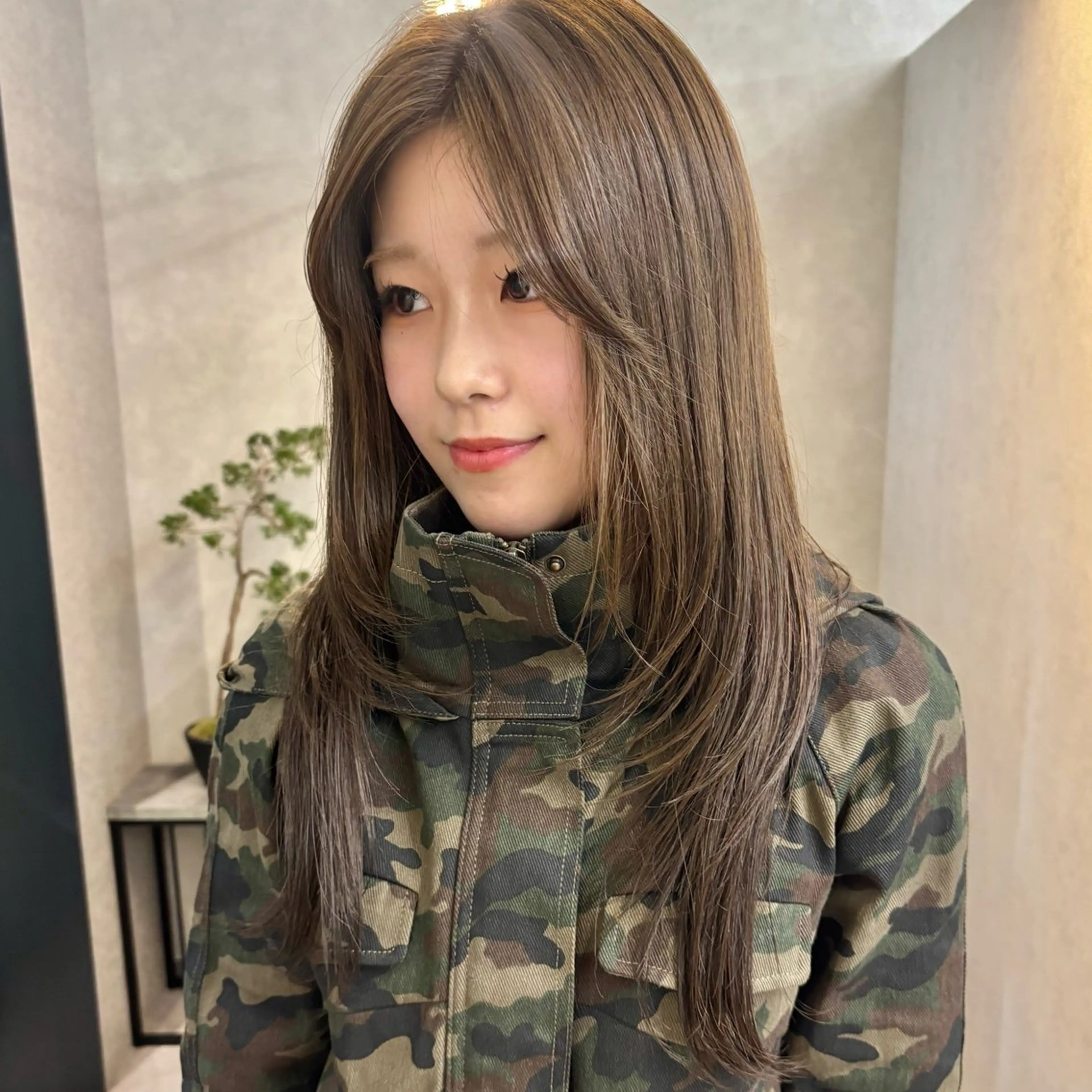 ロング カラー レイヤーカット アヤカ foto 武蔵小杉のヘアスタイル