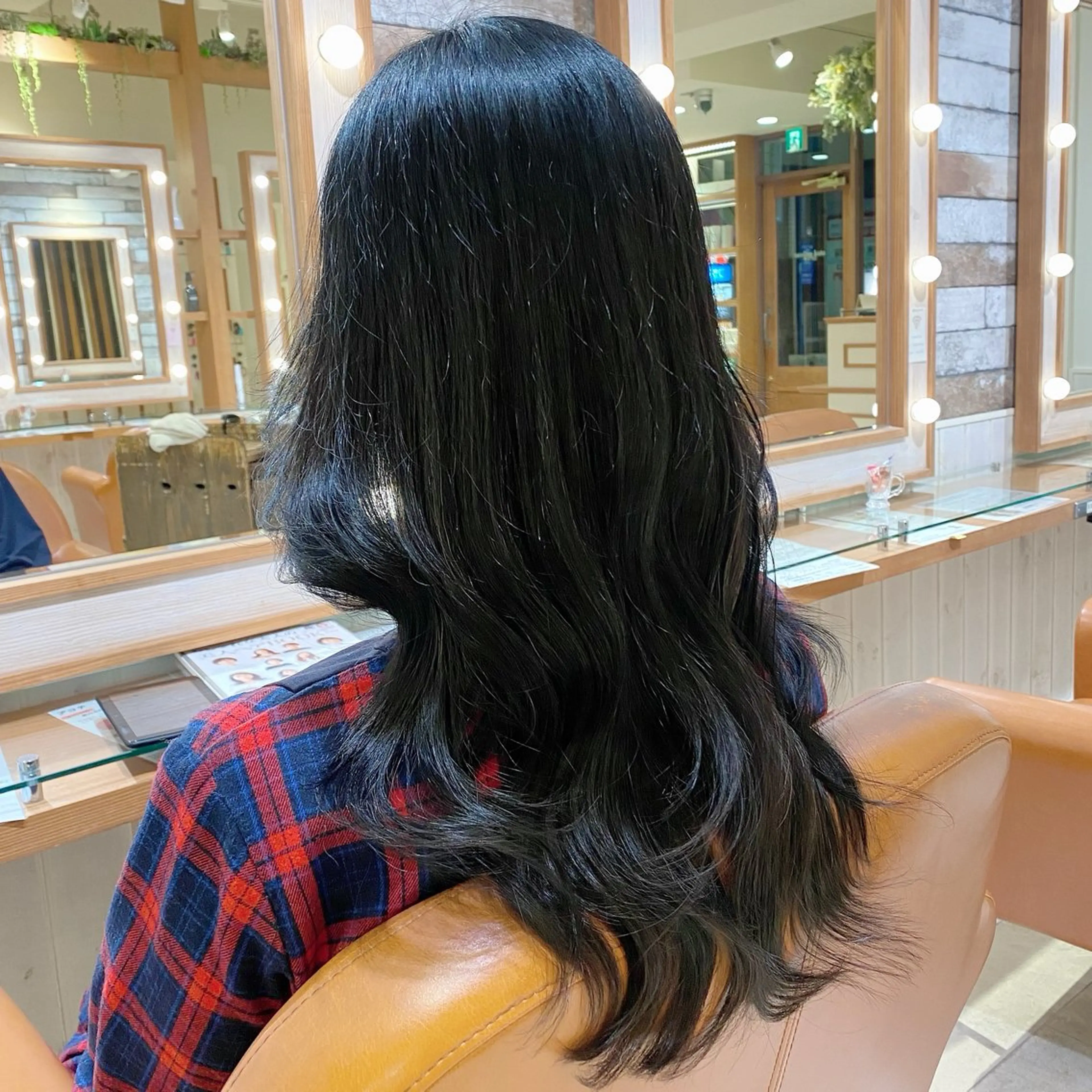 ロング ロングレイヤー レイヤーカット ロング カット 🌸小島友梨香🌸 ブリーチカラーのヘアスタイル
