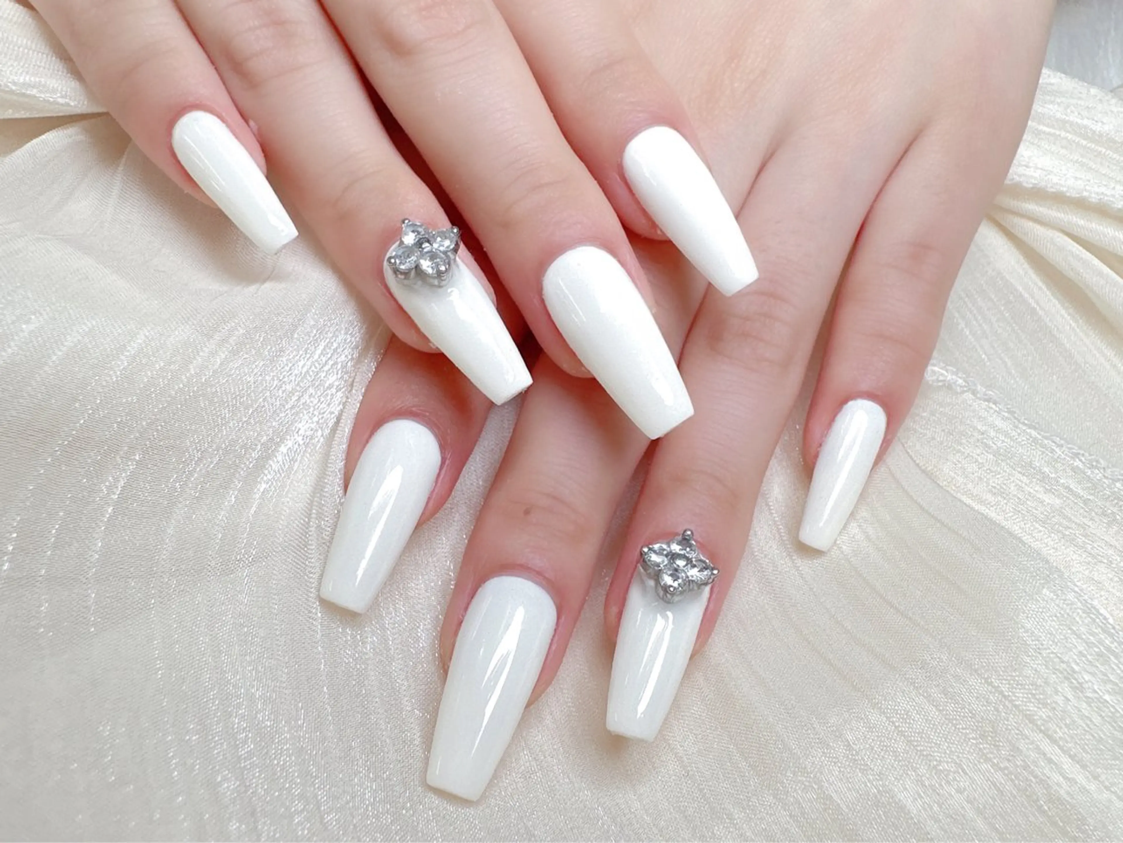 ネイル ハンドネイル M🌷nail 長さだし専門店のネイルデザイン