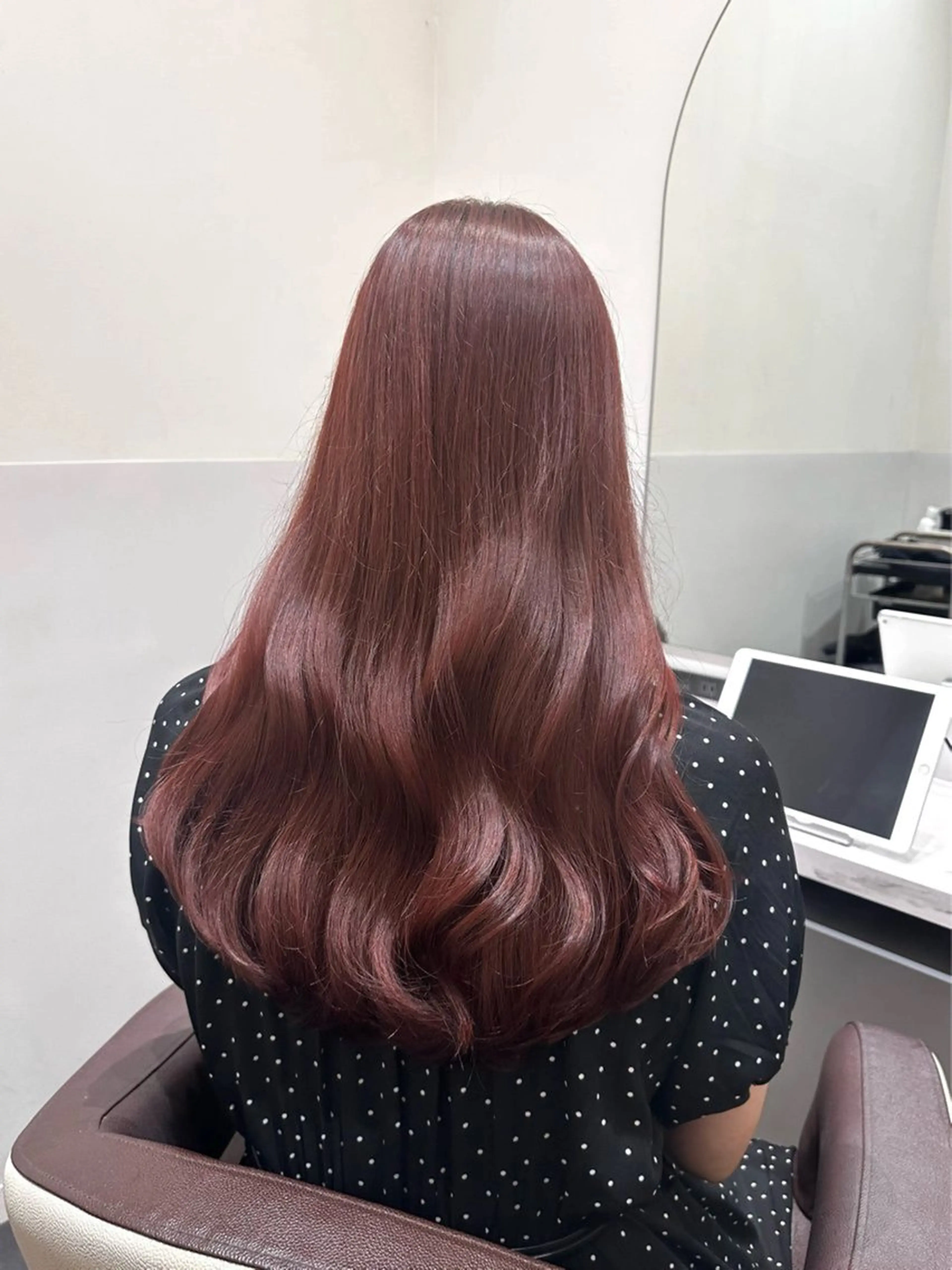 ロング 新井 絵美のヘアスタイル