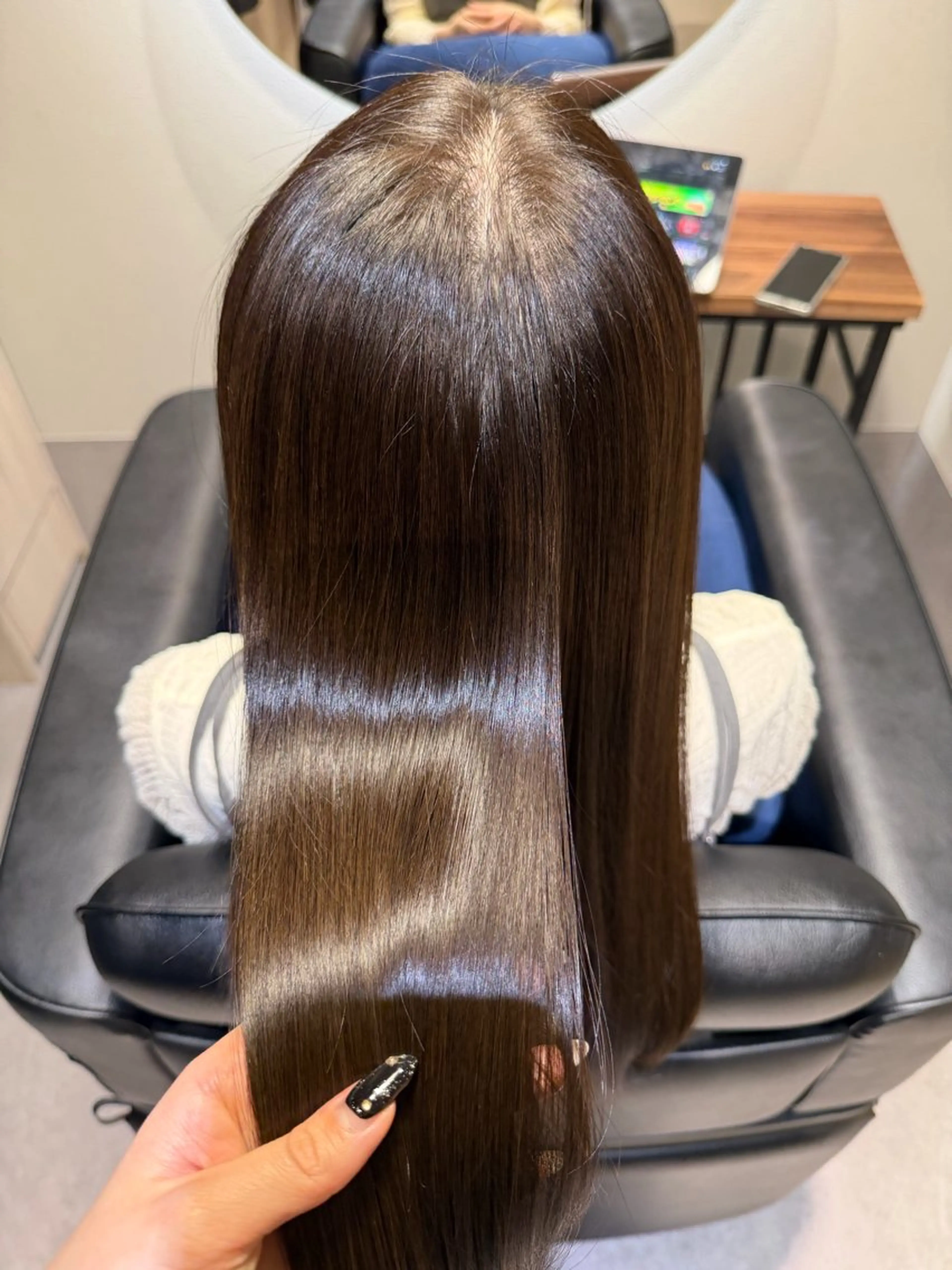 ロング カット ヘアカラー トリートメント NAVY 橋本心 縮毛矯正のヘアスタイル