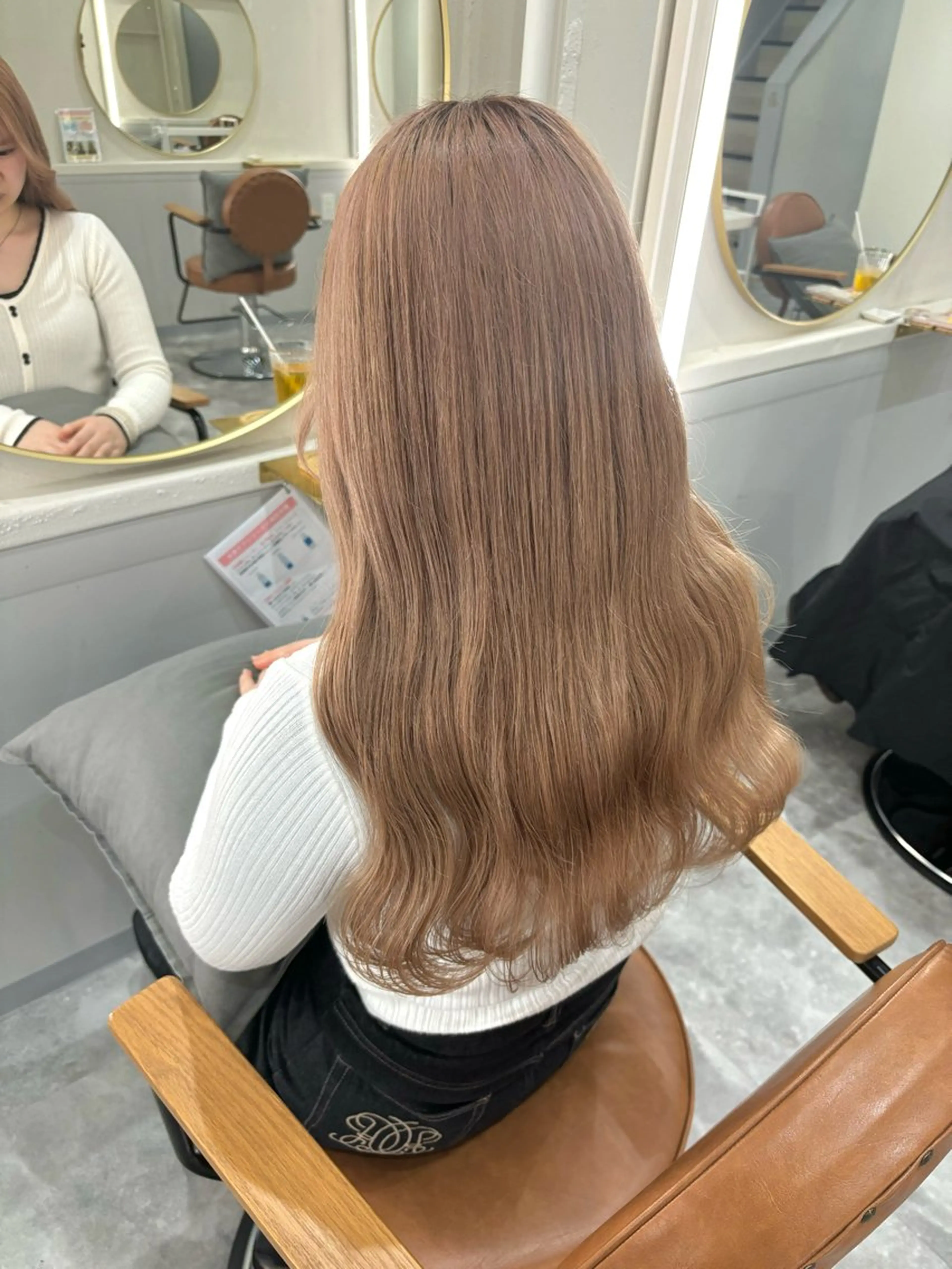 ロング カラー ベージュカラー ブリーチ ミルクティーベージュ カット ヘアカラー 暖色カラー✨️ 門内 梨真のヘアスタイル