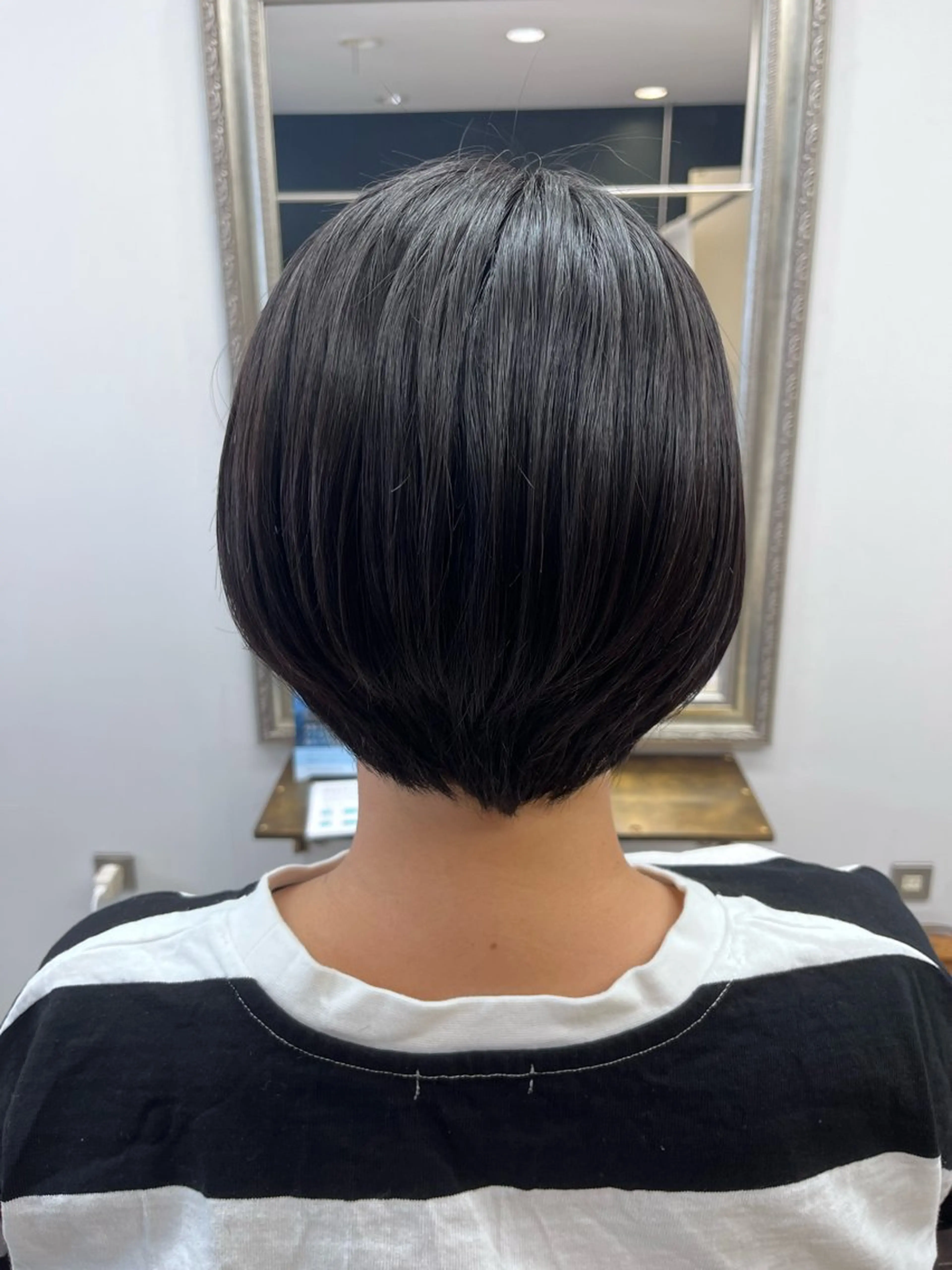 ショート カラー 産休の為お休みです! 小島凜のヘアスタイル
