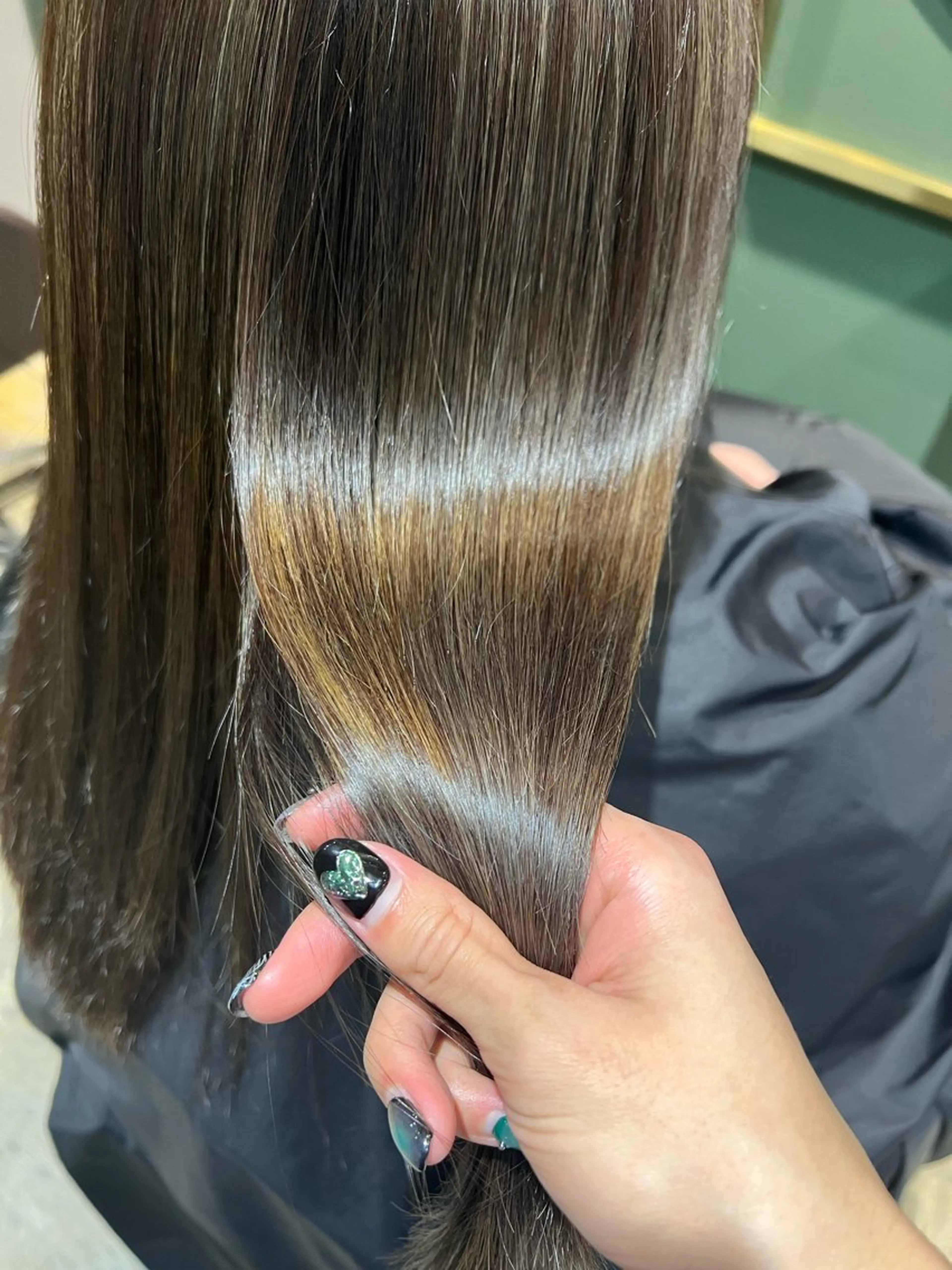 セミロング カラー デザインカラー ハイライトカラー ハイライト ヘアカラー トリートメント ヘッドスパ カラースペシャリスト しょう🧑🏼‍🎨のヘアスタイル