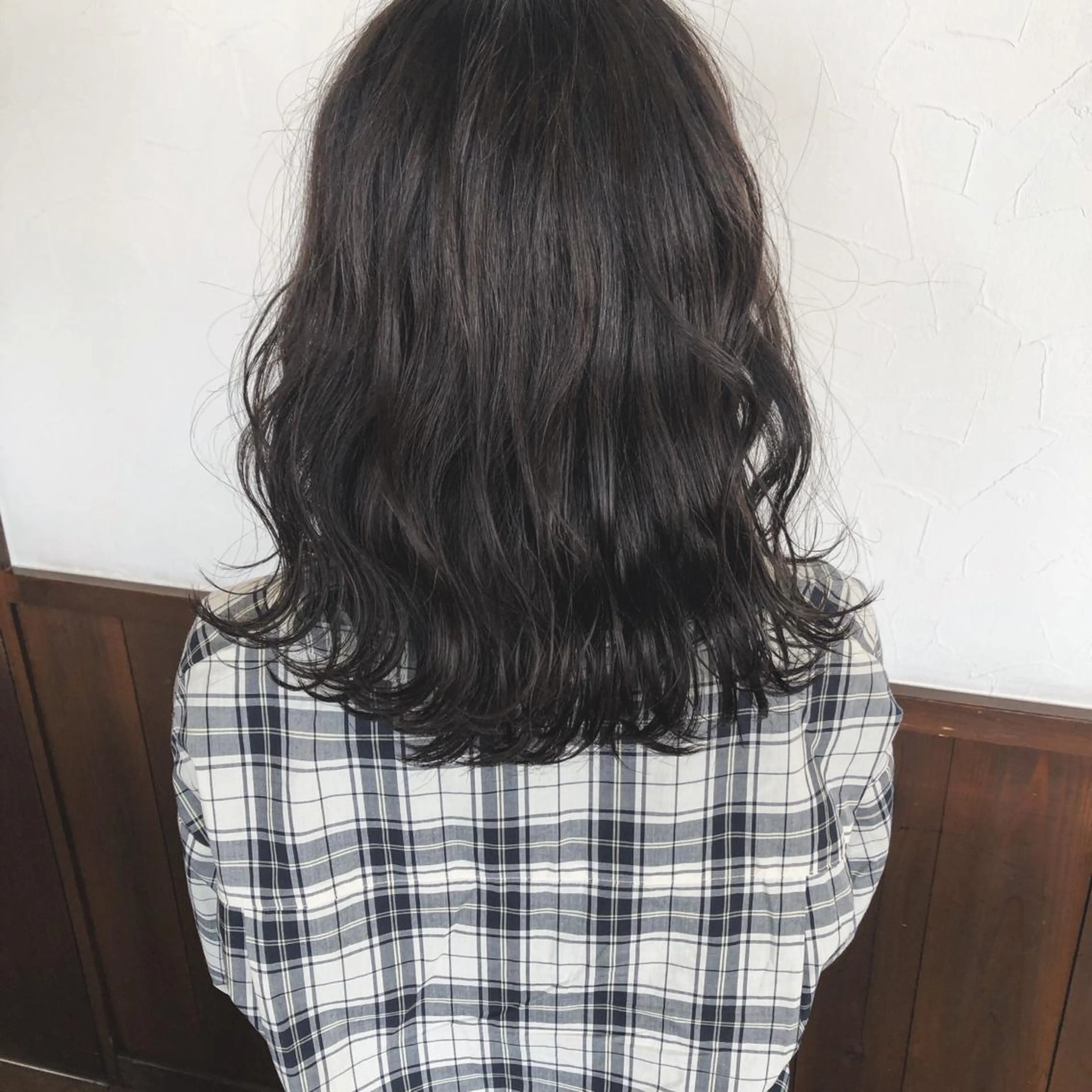 セミロング カラー 黒髪 ブルーカラー ブルーブラック HAIR LEAP所属・LEAP MISAの眉毛・アイブロウイメージ