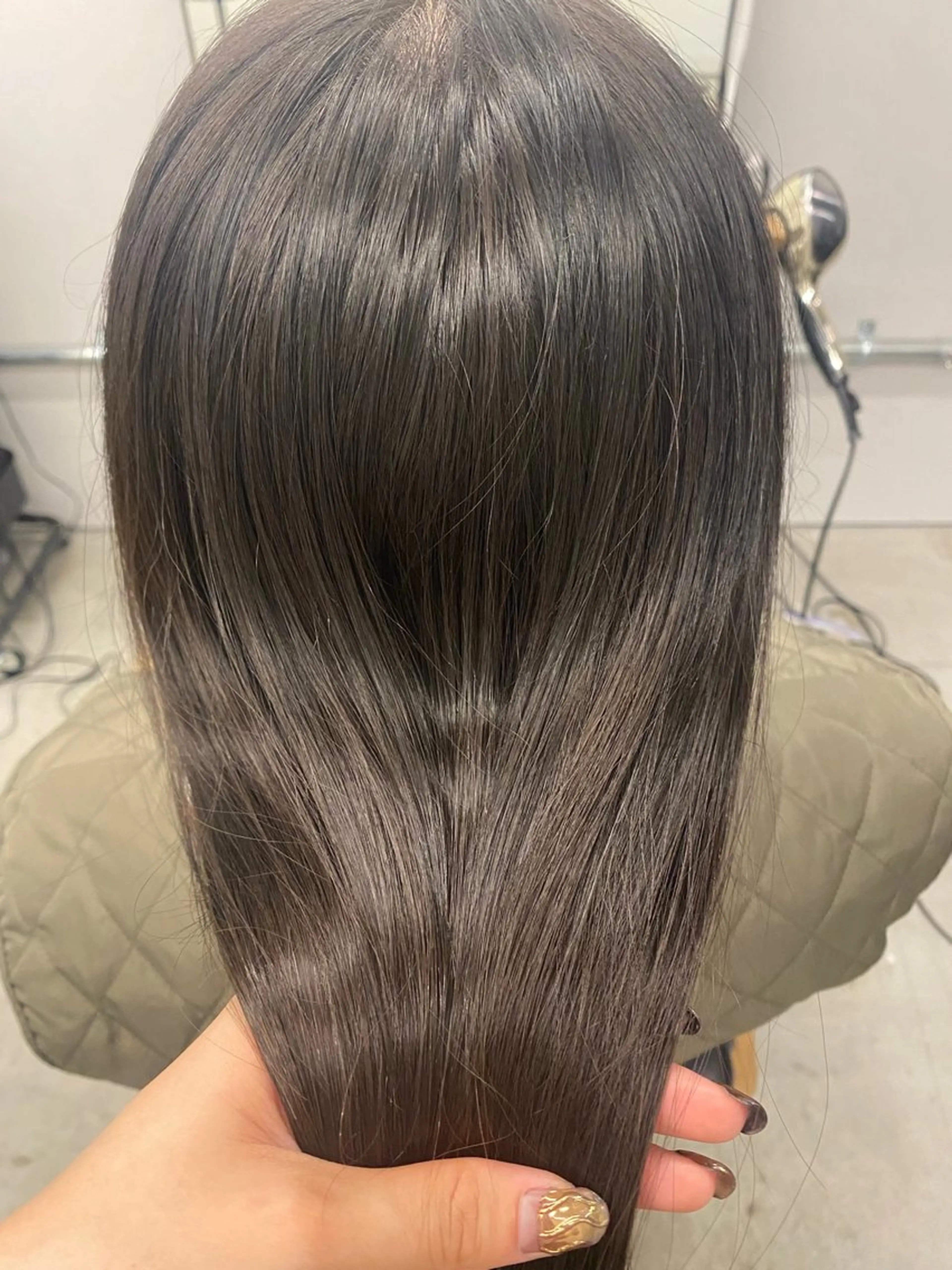 カラー ベージュカラー 透明感カラー 上田 エミのヘアスタイル