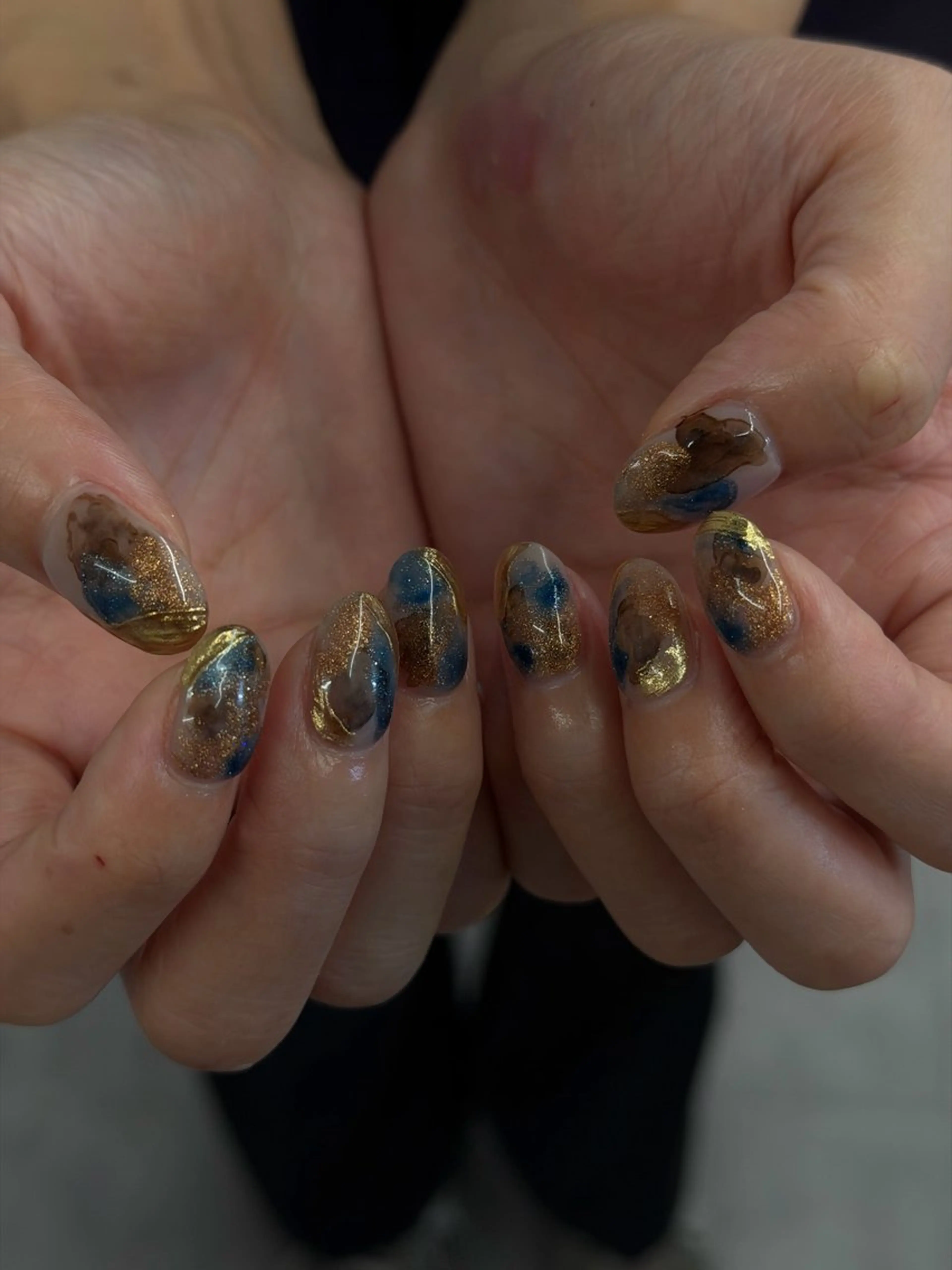 ネイル ブルー ジェルネイル ゴールド マグネットネイル ニュアンスネイル ハンドネイル ハンドケア Bana_ Nailのネイルデザイン