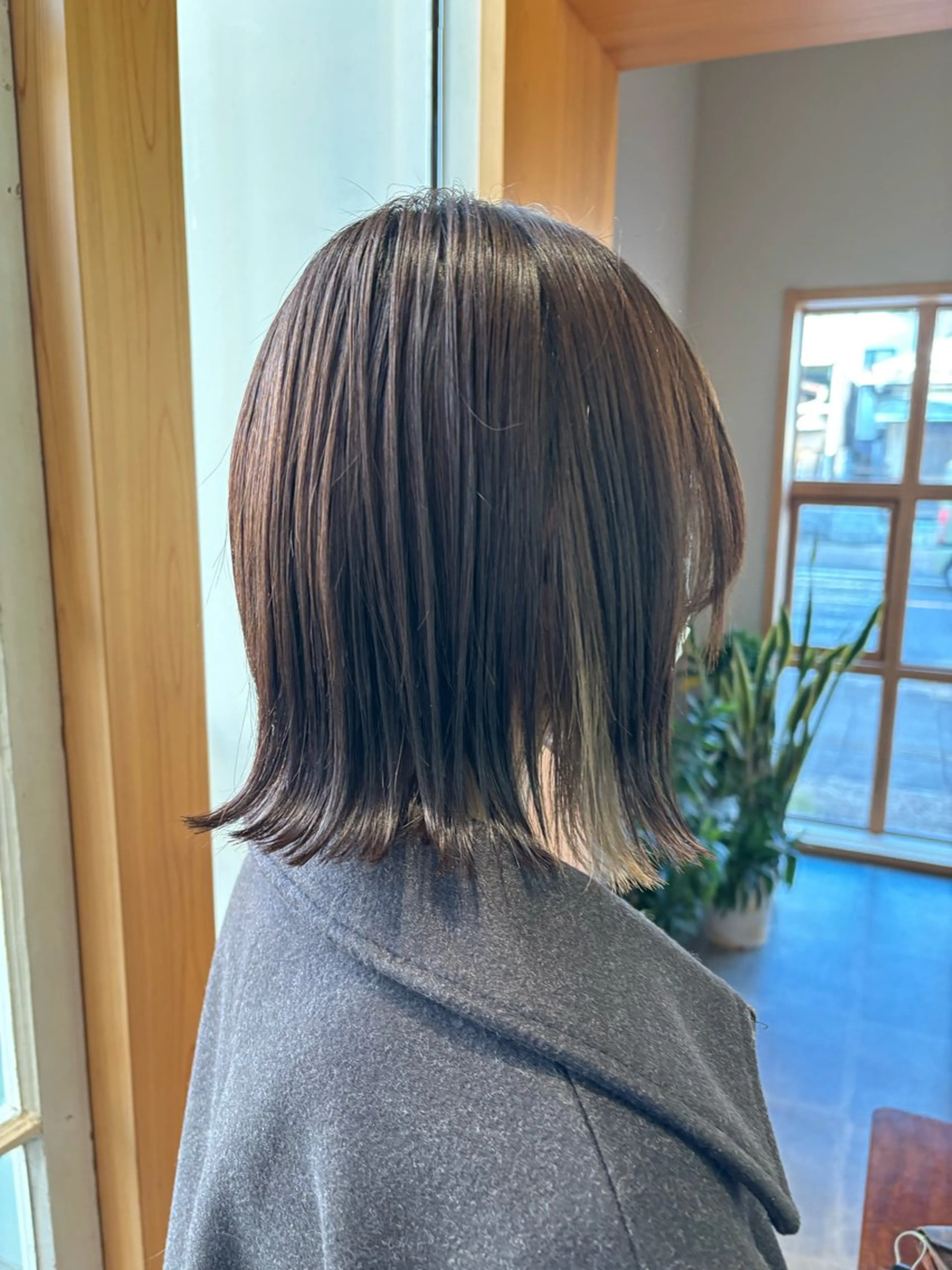 ミディアム カット monami 鈴木 茉由奈のヘアスタイル