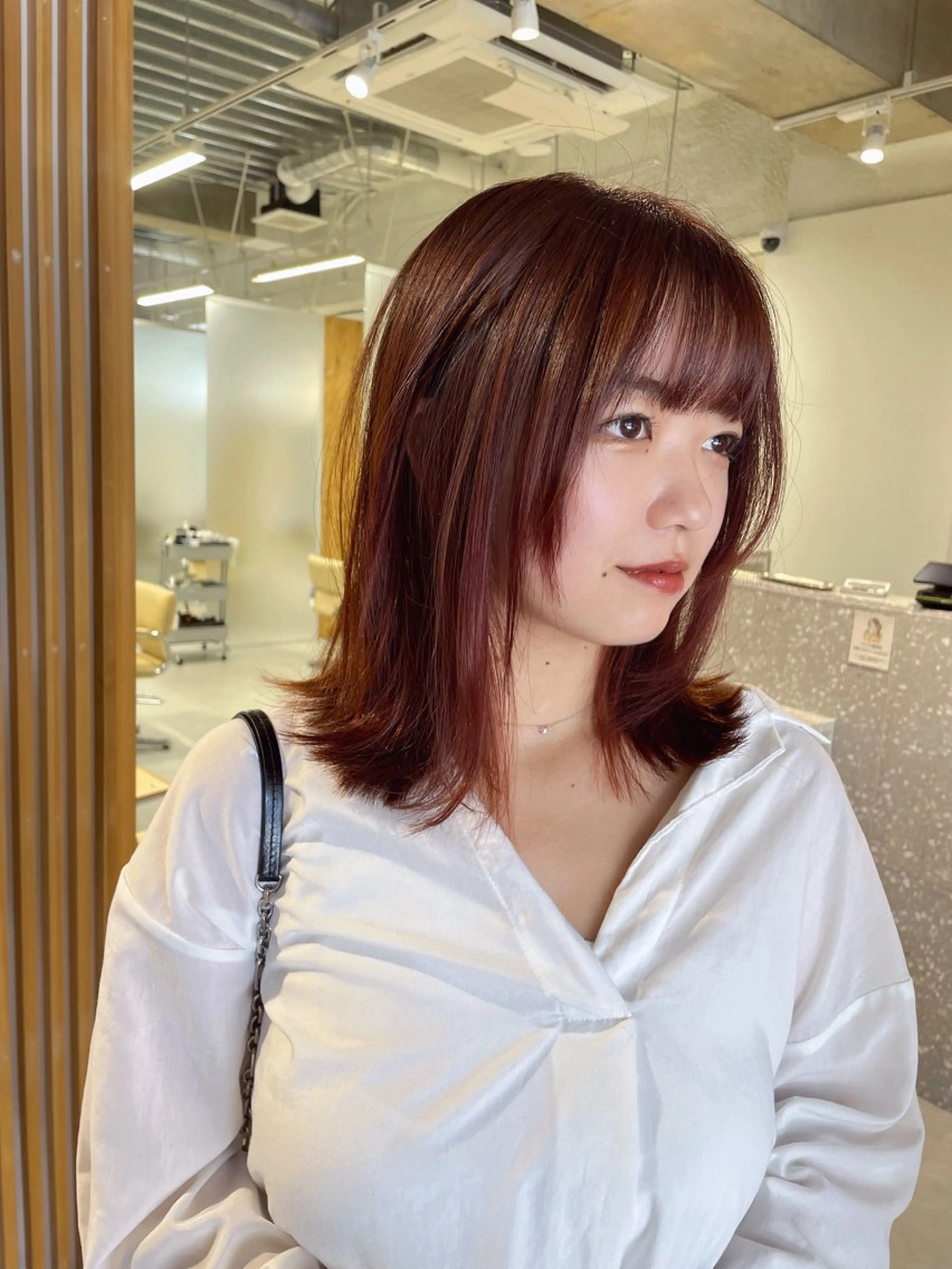 セミロング カラー 月100人以上 髪質改善施術｜谷口のヘアスタイル