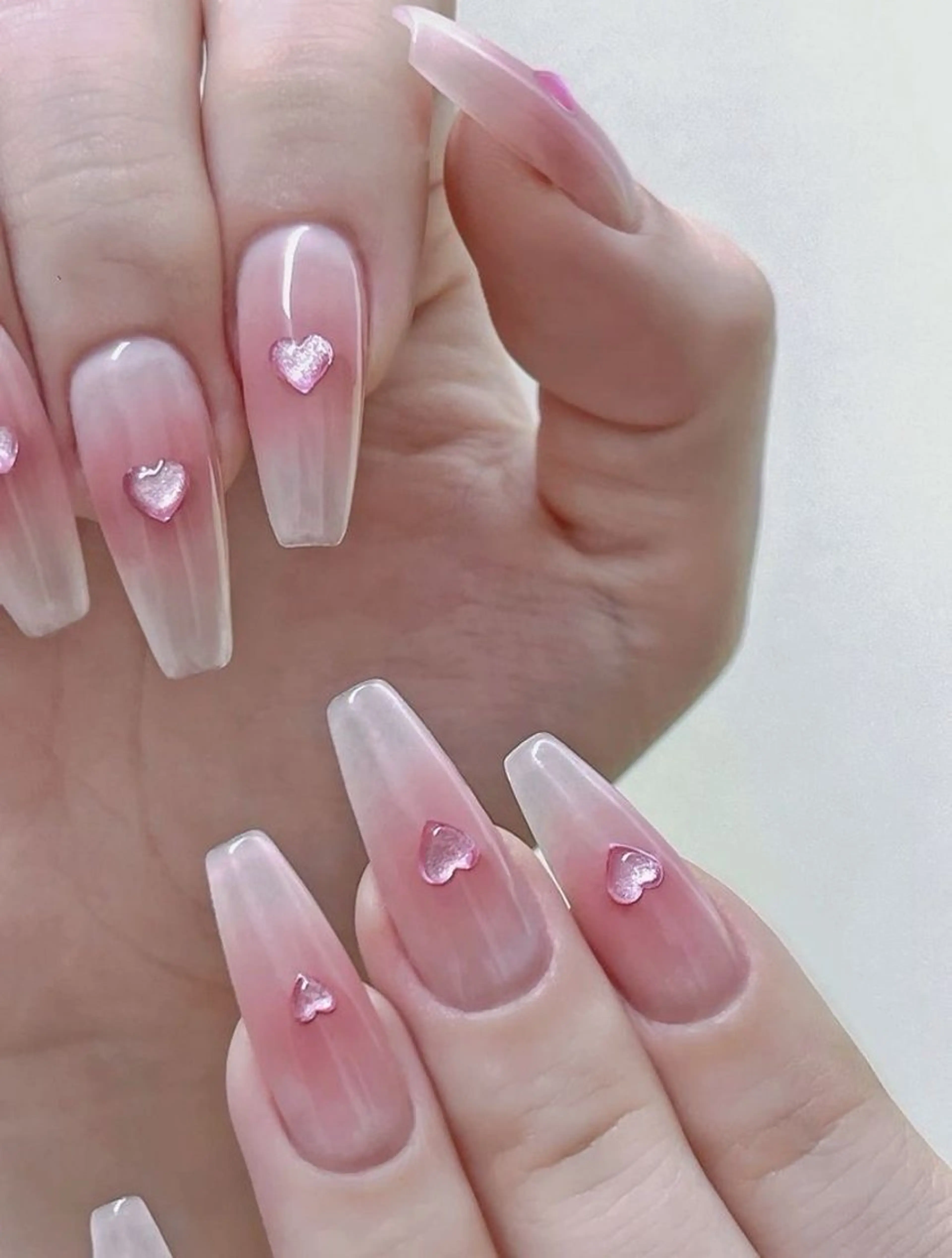 カラー グラデーションカラー ピンクカラー ハンドネイル AIN Nailのネイルデザイン