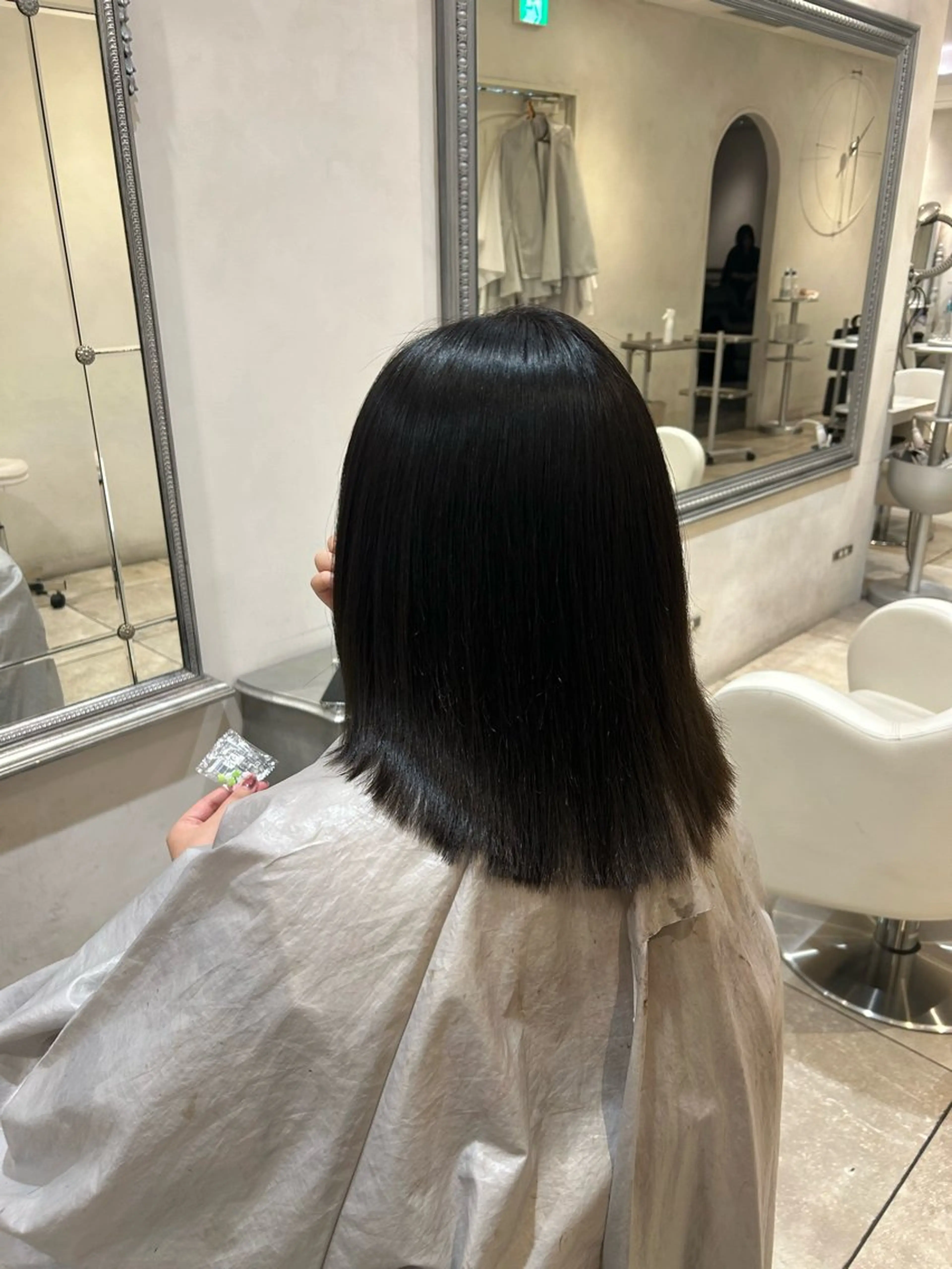 ミディアム レイヤーカット/ 透明感カラー/カナのヘアスタイル