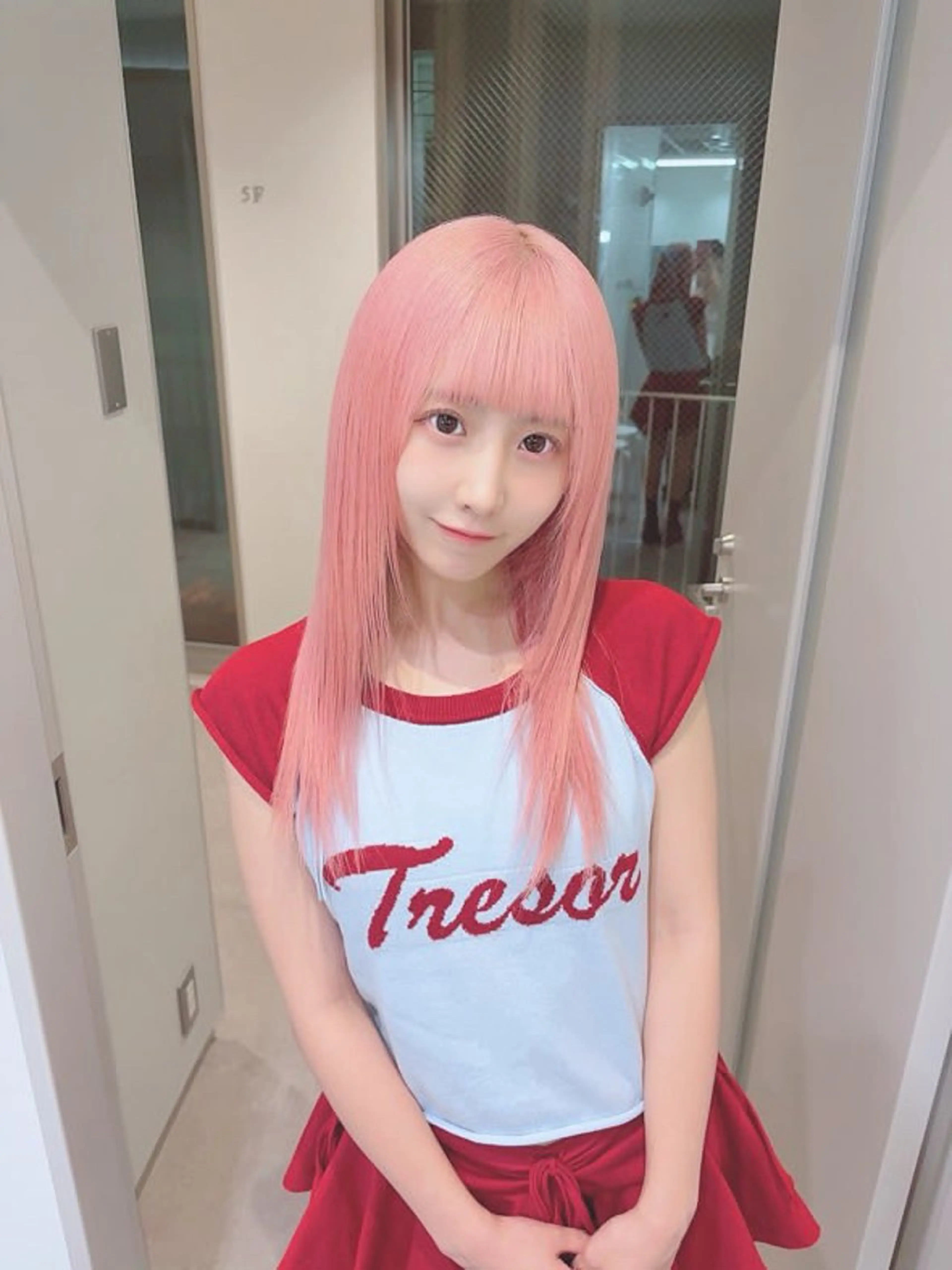 ロング カラー ヘアカラー ハイトーン/ピンク カラー/めい🎀のヘアスタイル