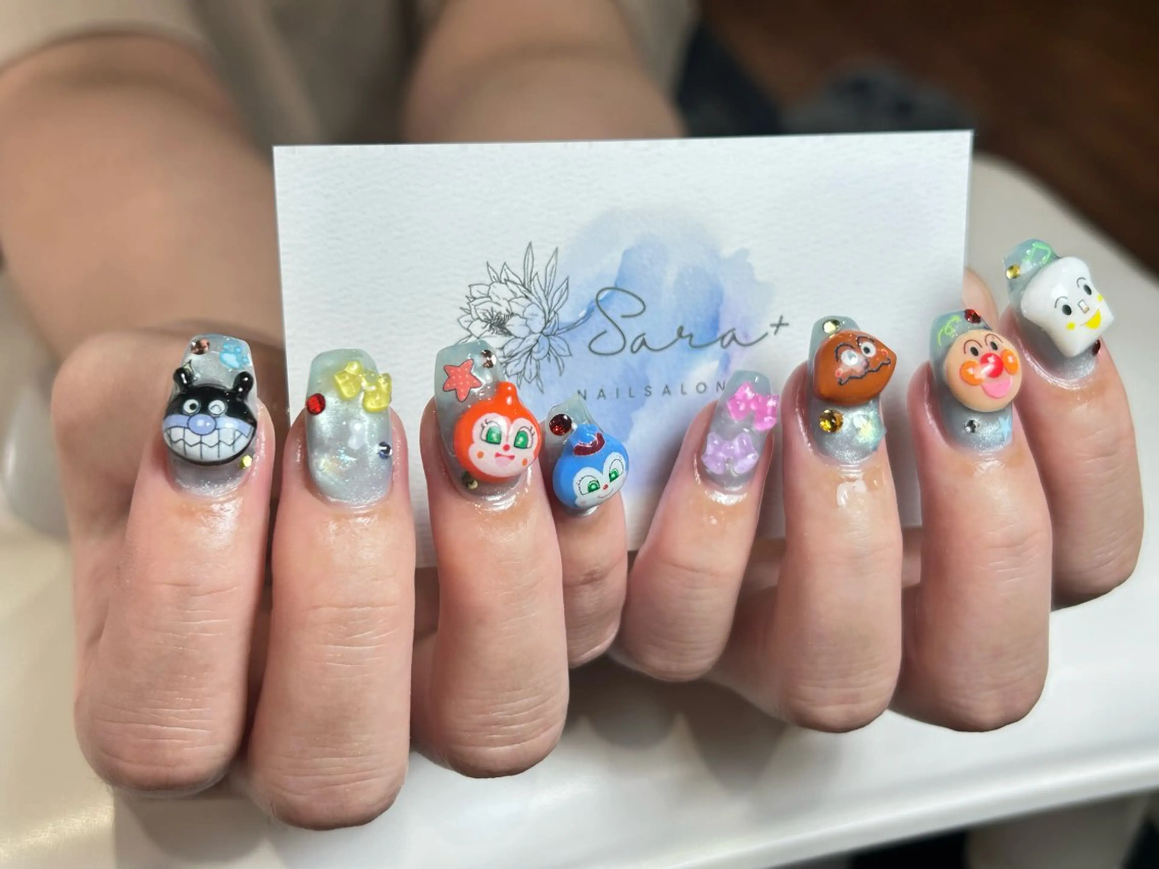 ネイル ハンドネイル sara +のネイルデザイン