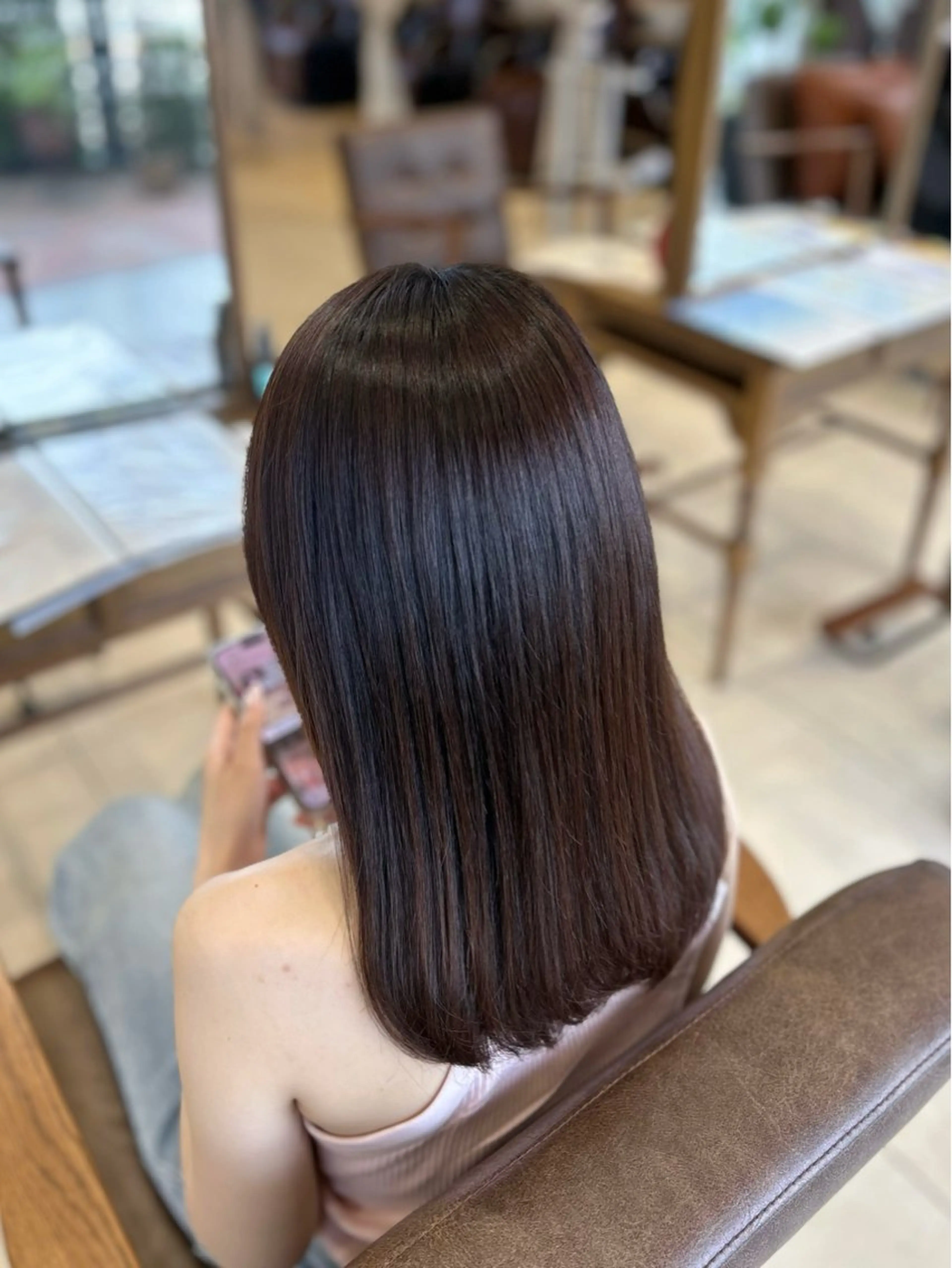 ミディアム 縮毛矯正 トリートメント Sae/透け感カラー /盛れる顔周りのヘアスタイル