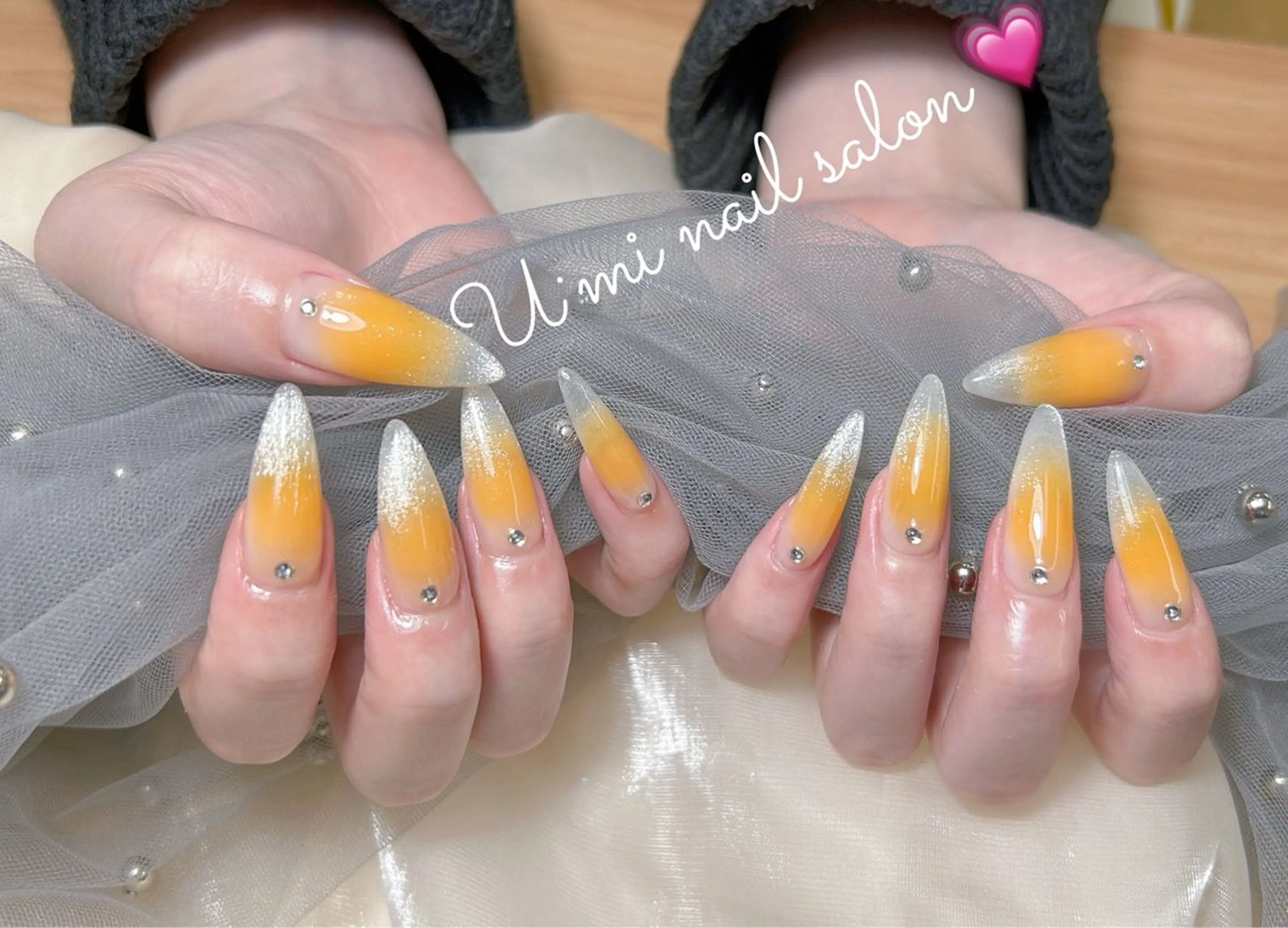 ネイル チークネイル グラデーション マグネットネイル ハンドネイル Ｕ·Mi nail salon所属・u・mi  上野御徒町パラジェルのネイルデザイン