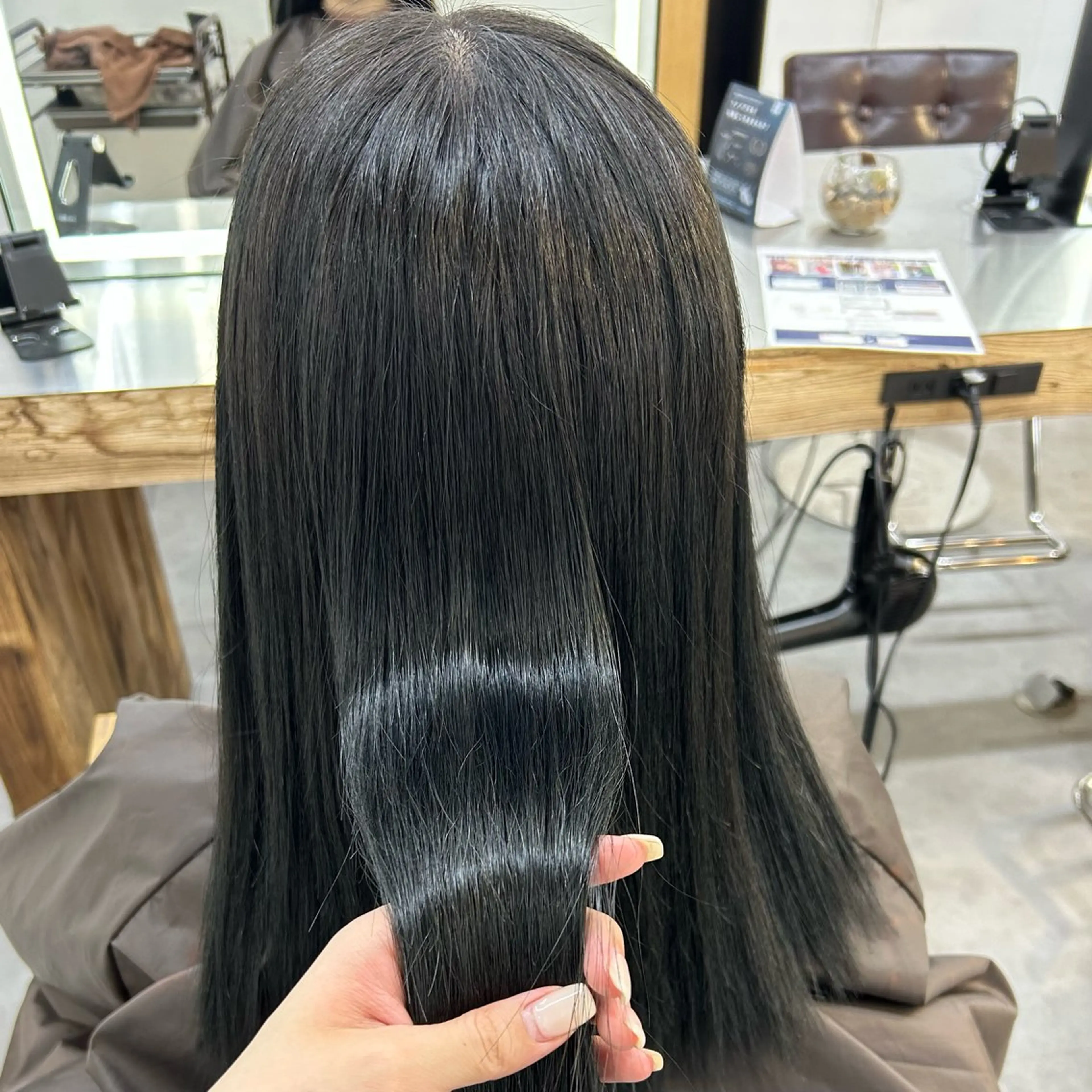 ロング カラー オリーブカラー HARUKA 🤍のヘアスタイル