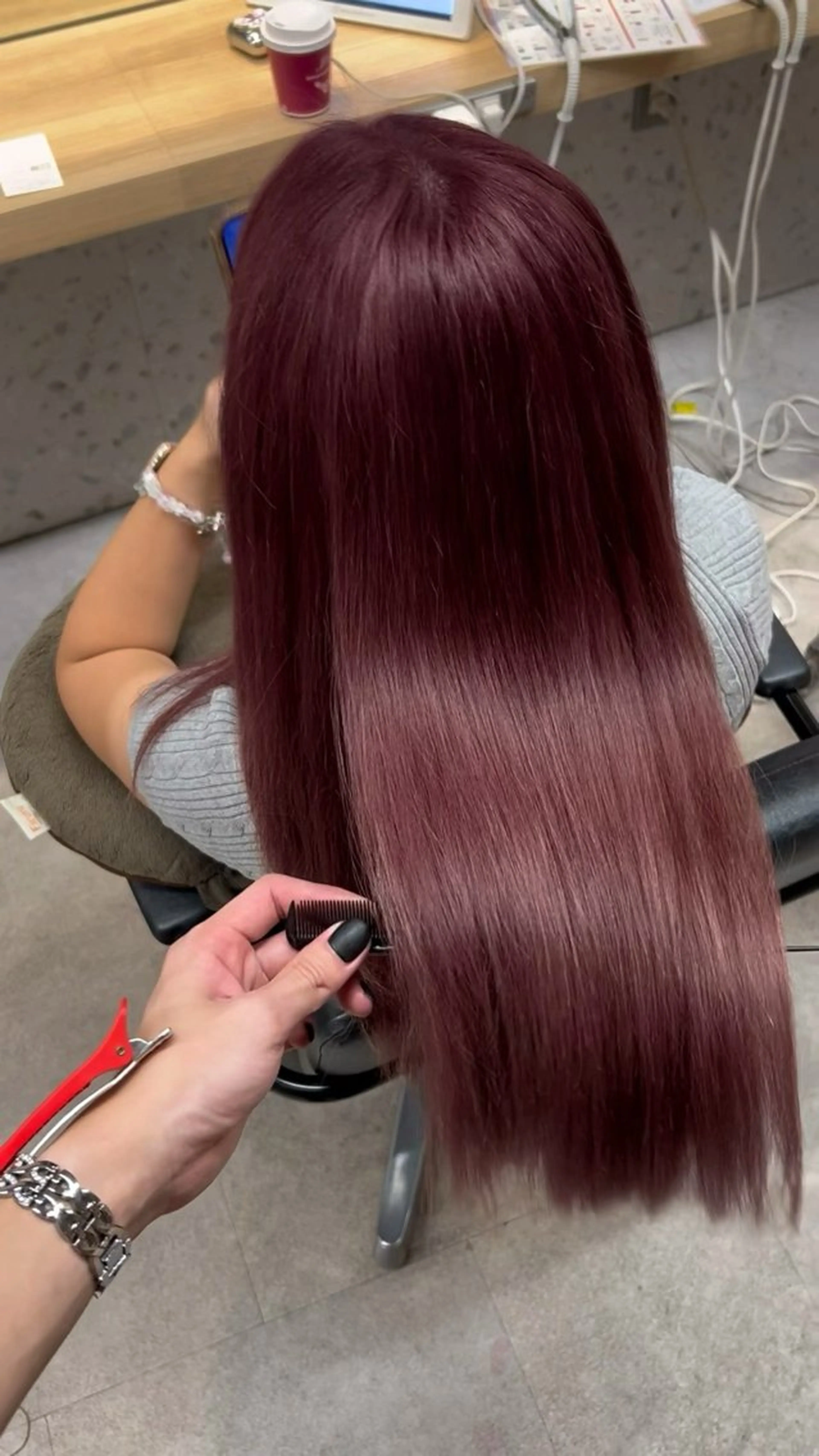 ロング カット ヘアカラー トリートメント 縮毛矯正♡透明感 カラー髙田海斗のヘアスタイル