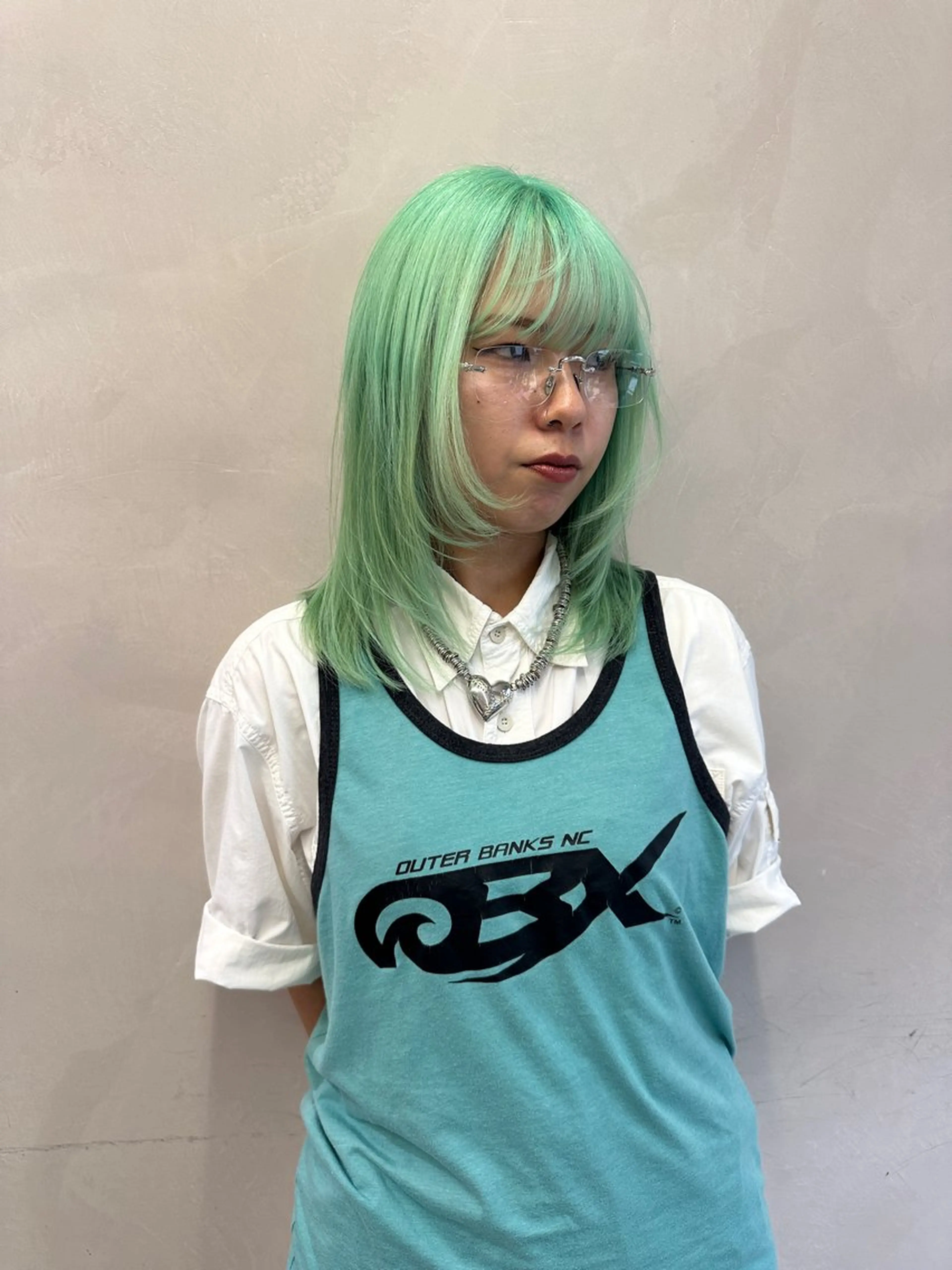 ミディアム カラー ミント 梅田/ベージュカラー /ブリーチカラーのヘアスタイル