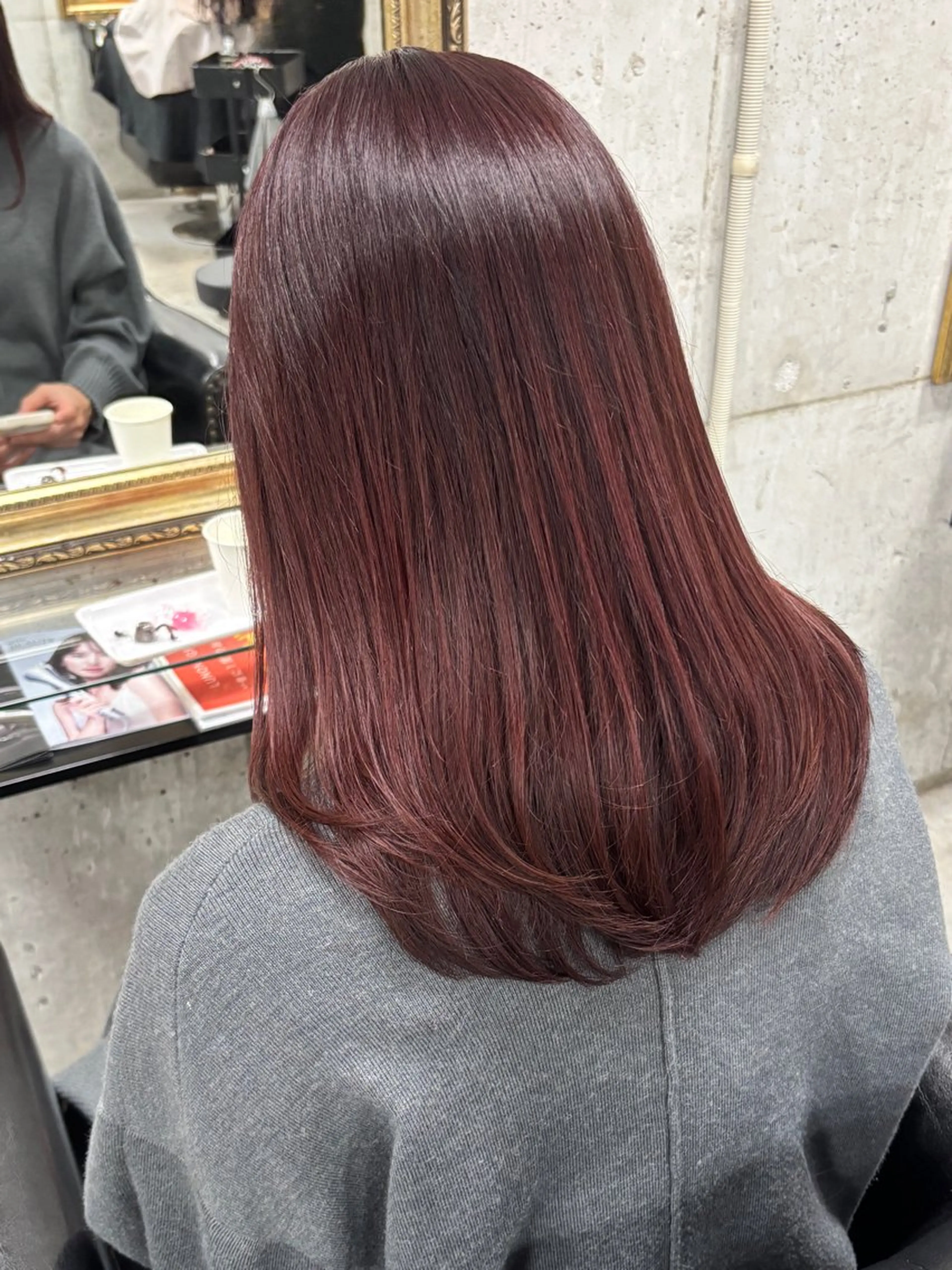 セミロング カラー ブラウンカラー ピンクカラー レッドカラー レッドブラウン ヘアカラー トリートメント 🖤顔まわり 盛れヘア⟡アズサ🖤のヘアスタイル