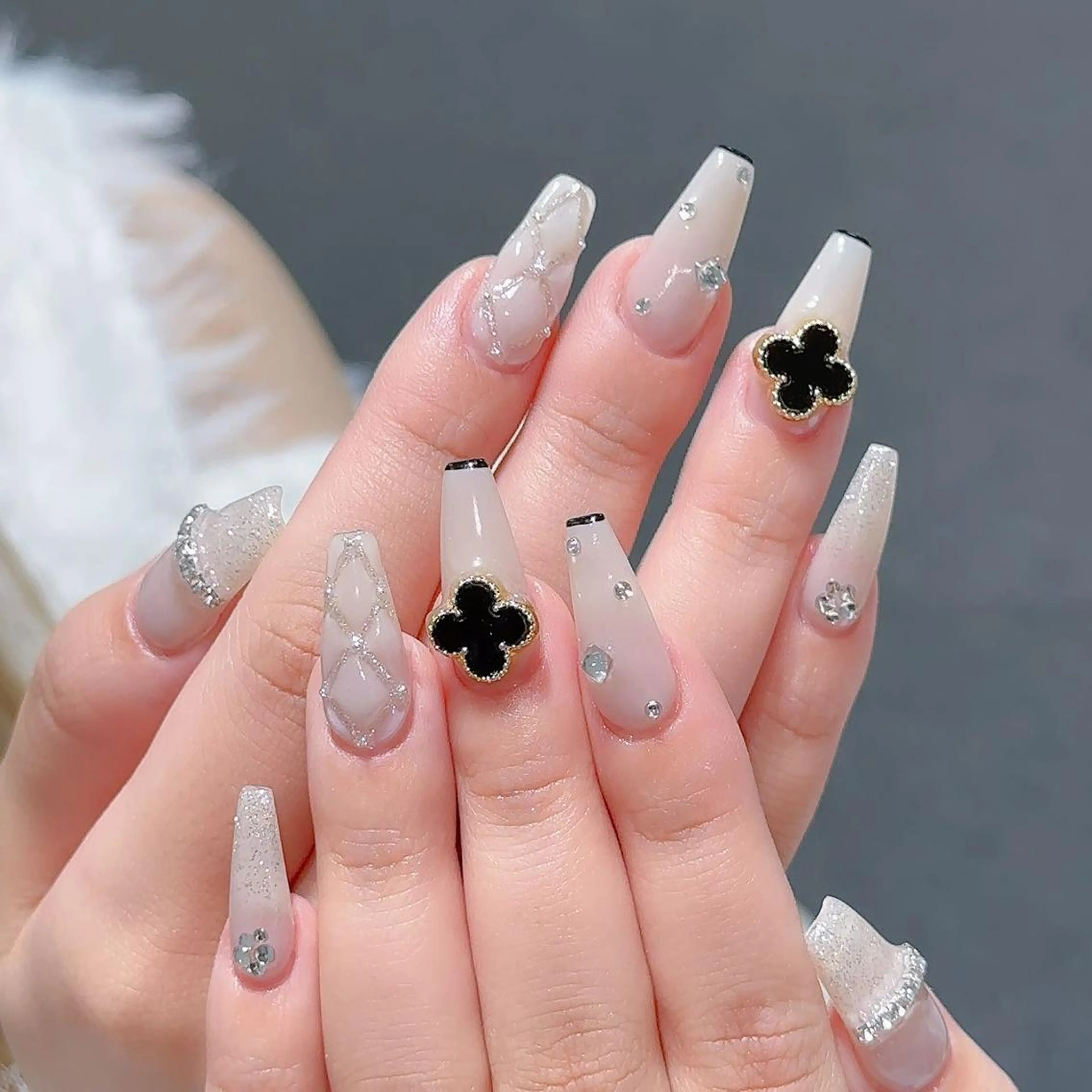 ネイル ハンドネイル Queens ciciのネイルデザイン