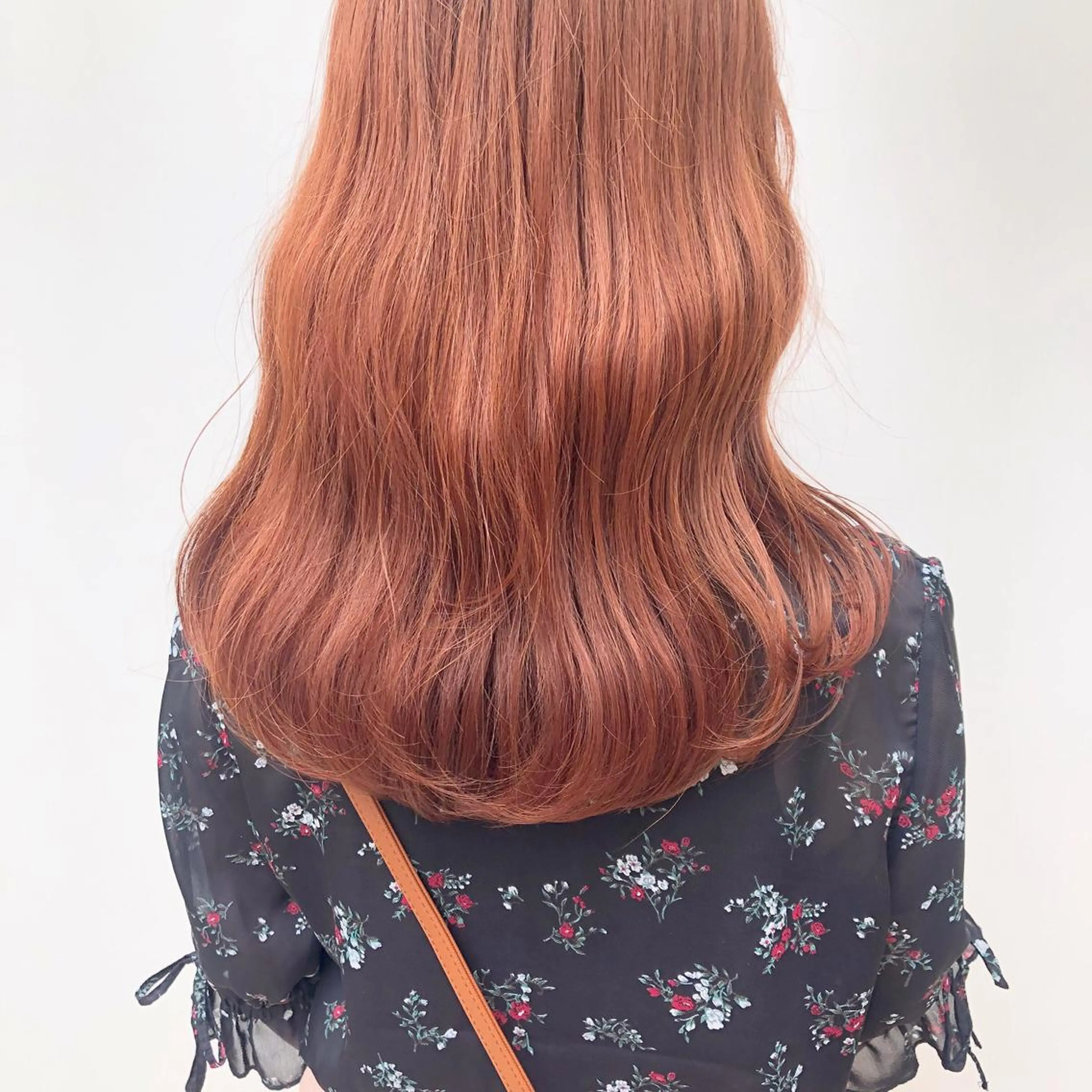ロング カラー ヘアアレンジ ブリーチ ブラウンカラー ハイトーンカラー オレンジ オレンジブラウン 天神レイヤーカット No.1💖マユカのヘアスタイル