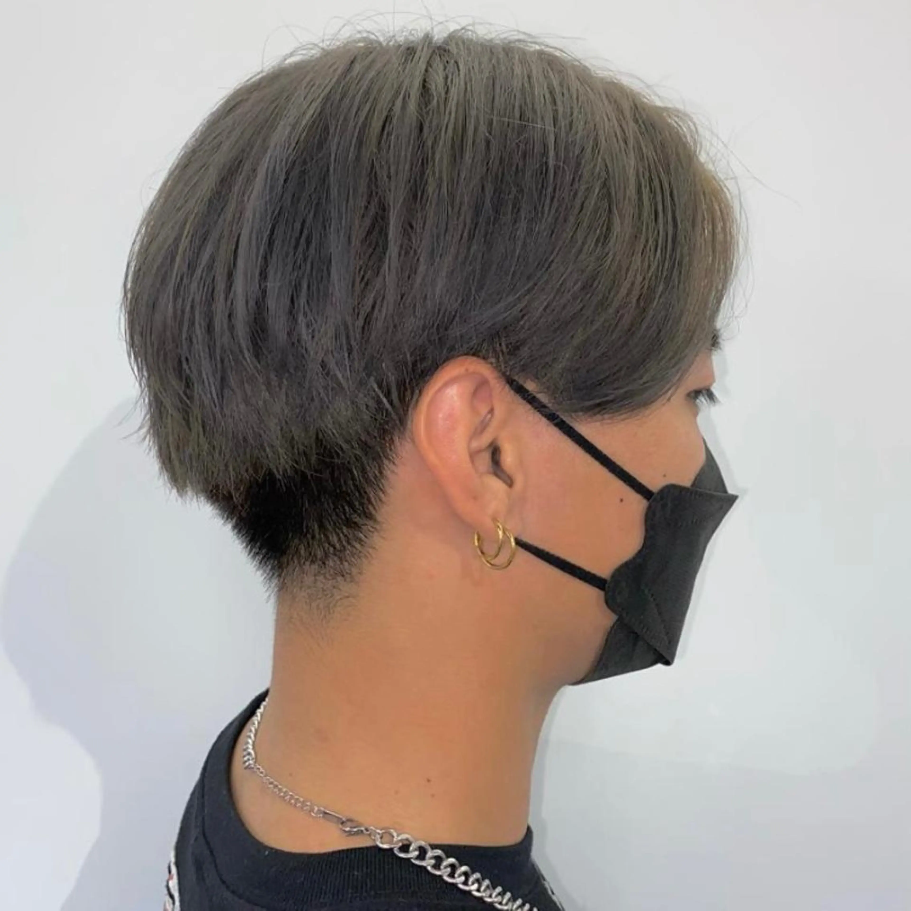 カラー アッシュ アッシュグレー ブリーチ 🫧カラー＆エクステ 専門🤍松下🫧のヘアスタイル